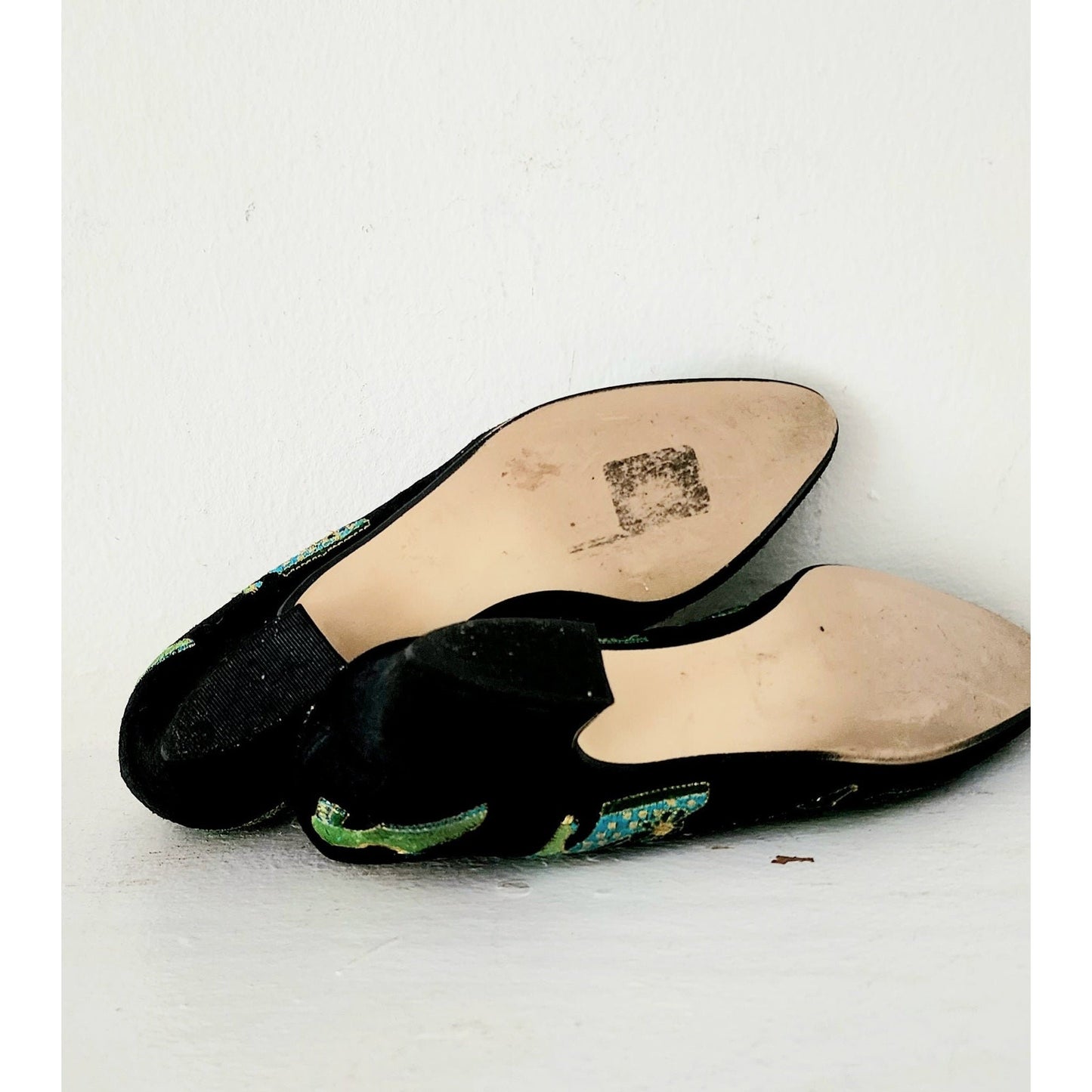 Vintage 90s Black Suede Pumps Green Shoes Embroidery J Renee 7.5