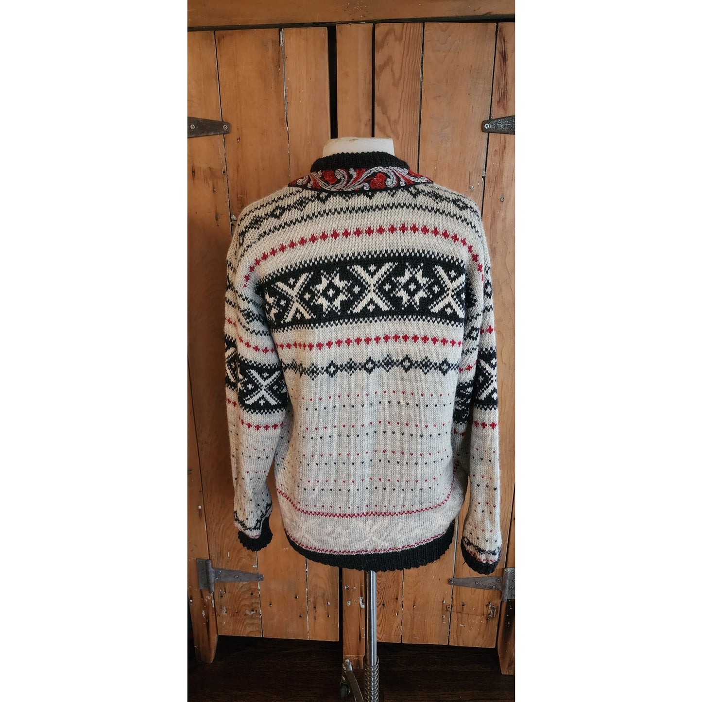 Vintage Nordic Cardign Ski Sweater Voss Knit Snowflake Pattern Norway