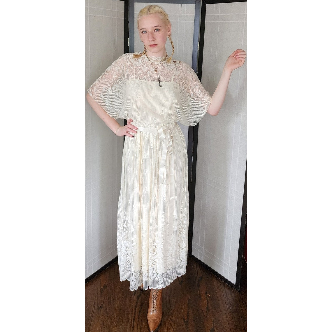 Vintage 70s Cream Lace Dress Elastic Waist Boho Bride