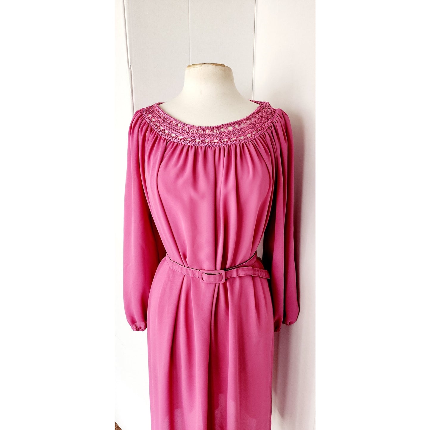 Vintage 70s Pink Dress Crochet Neckline, Belted Leslie Pomer