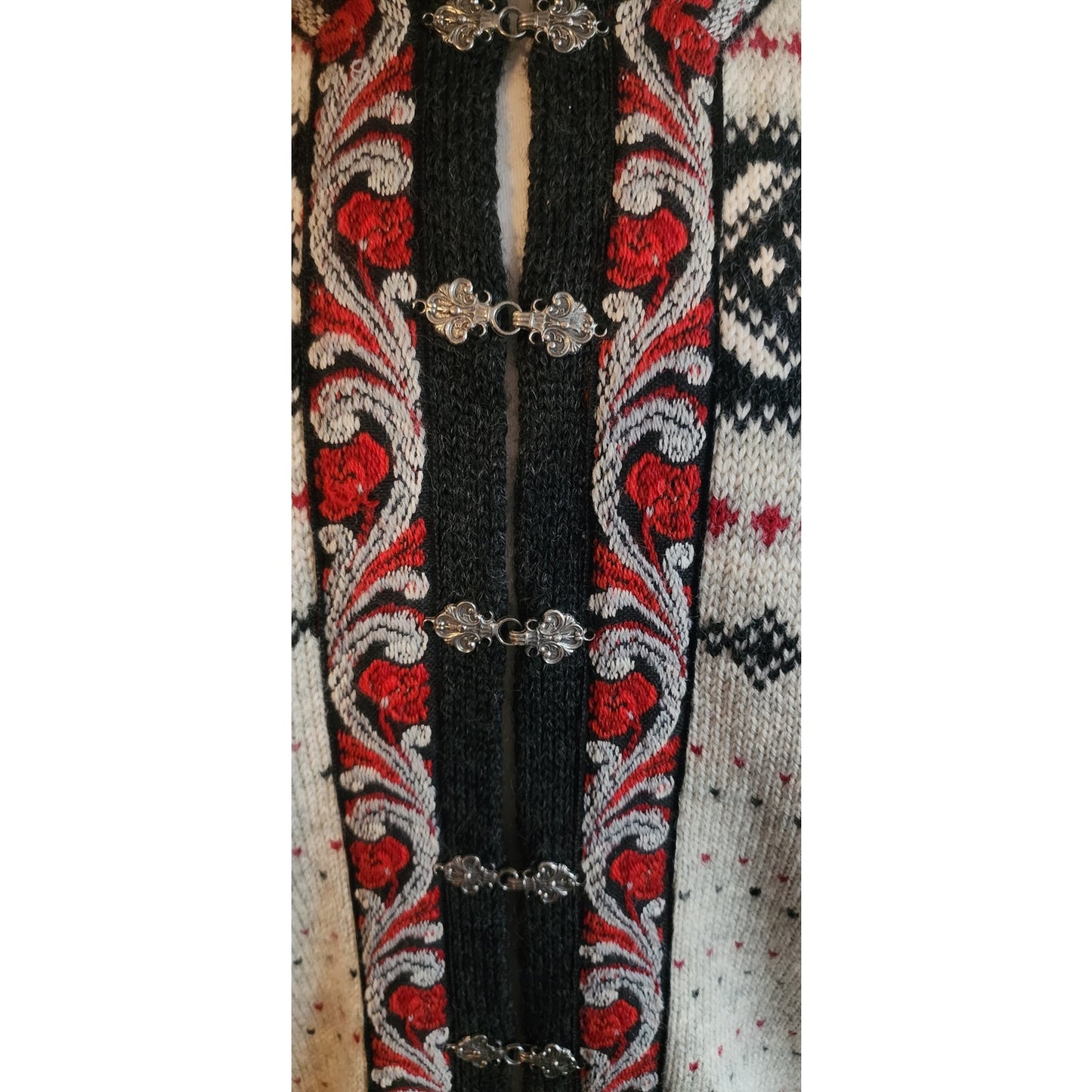 Vintage Nordic Cardign Ski Sweater Voss Knit Snowflake Pattern Norway