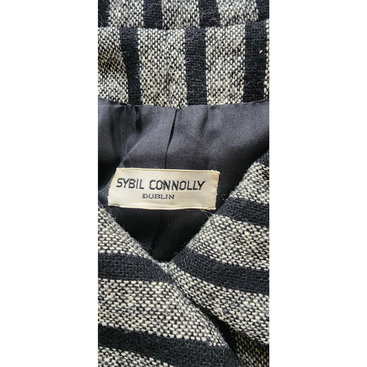Vintage 60s SYBIL CONNOLLY Mod Cropped Blazer Gray Wool Tweed Black Stripes Large Collar