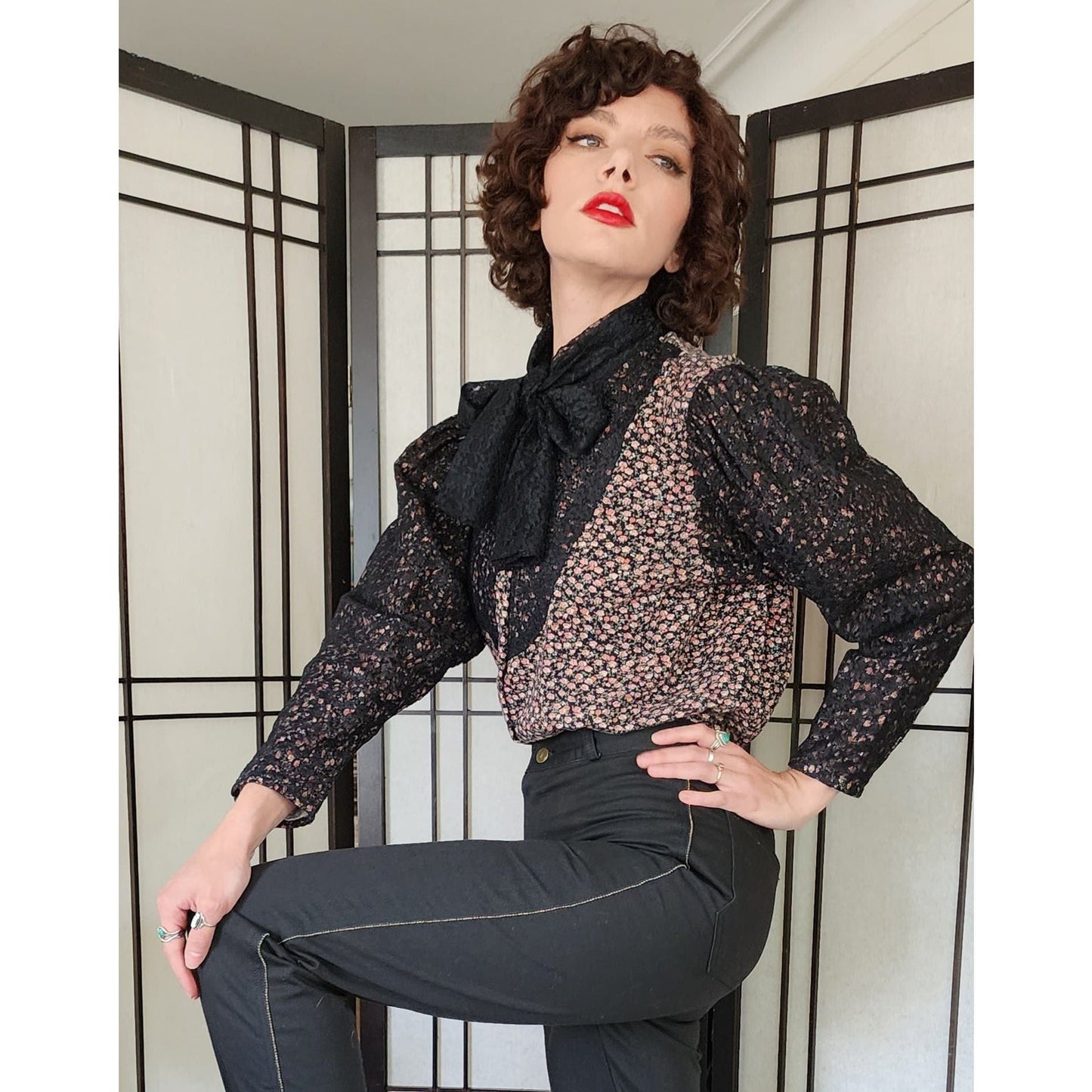 Vintage 80s Blouse Floral Print Black Lace Pussycat Bow