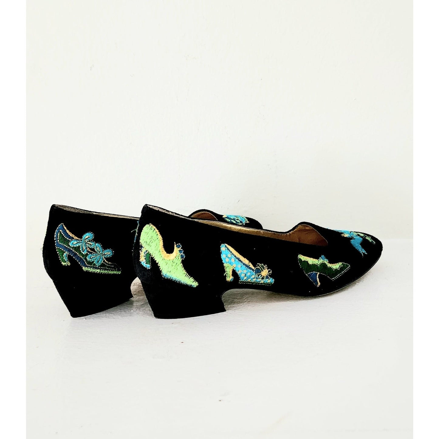 Vintage 90s Black Suede Pumps Green Shoes Embroidery J Renee 7.5