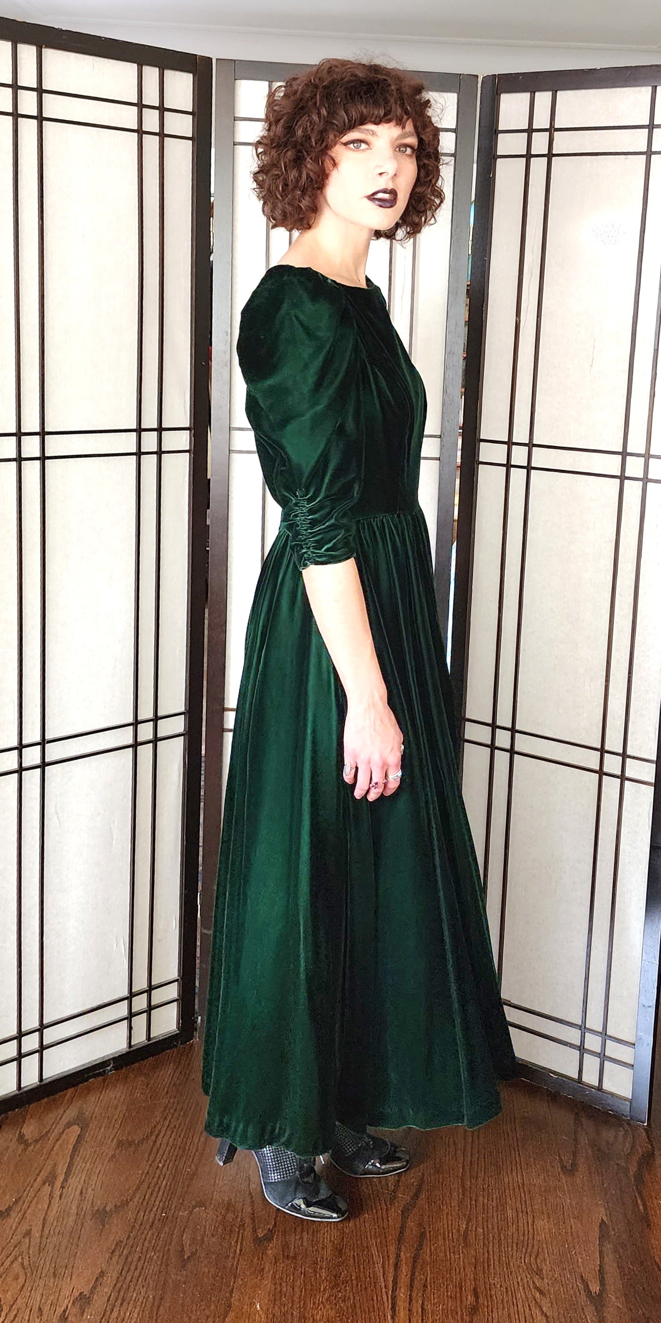 80s Green Velvet Dress Puffed Shoulders / Small