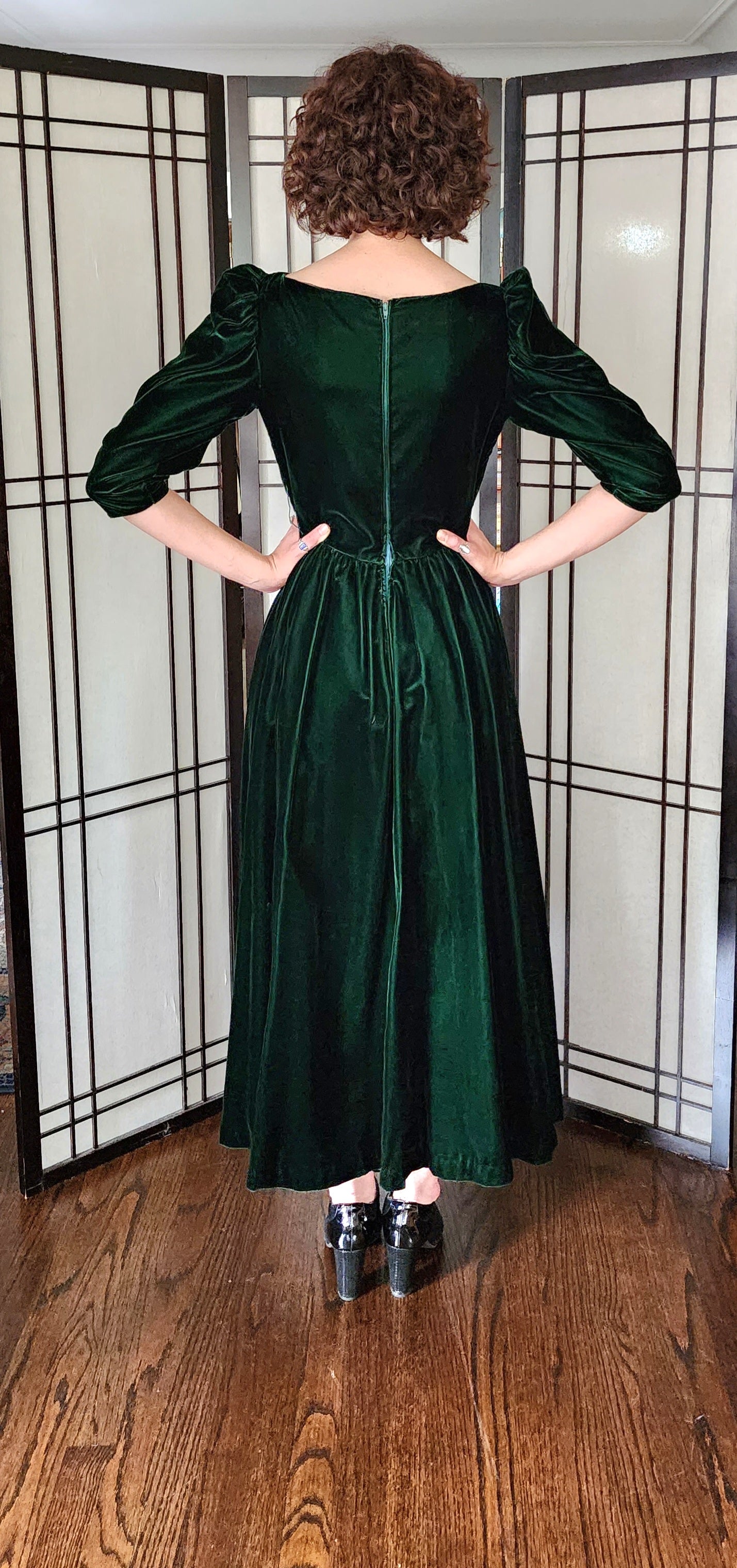 80s Green Velvet Dress Puffed Shoulders / Small