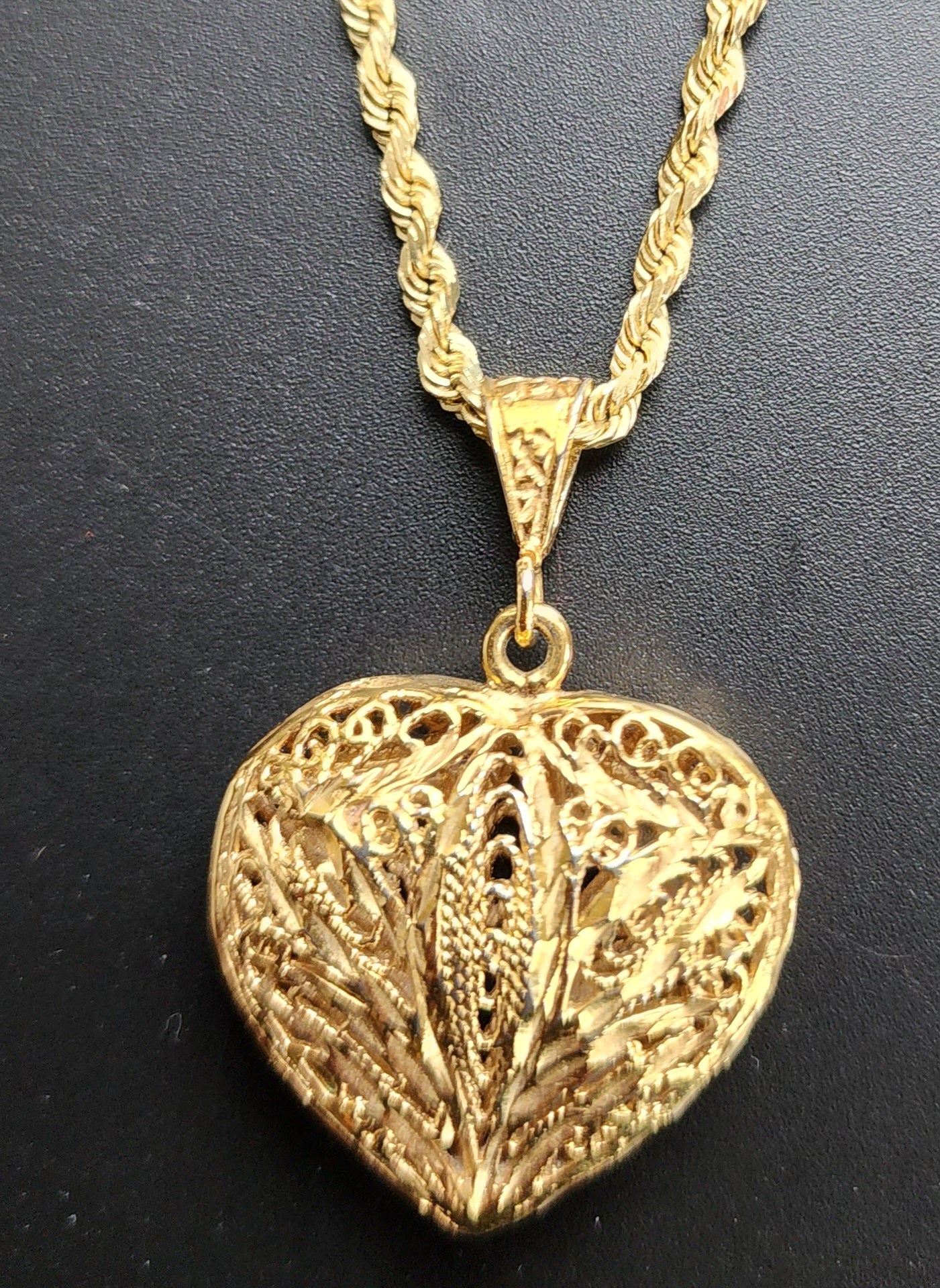 Vintage Heart Gold Pendant Necklace