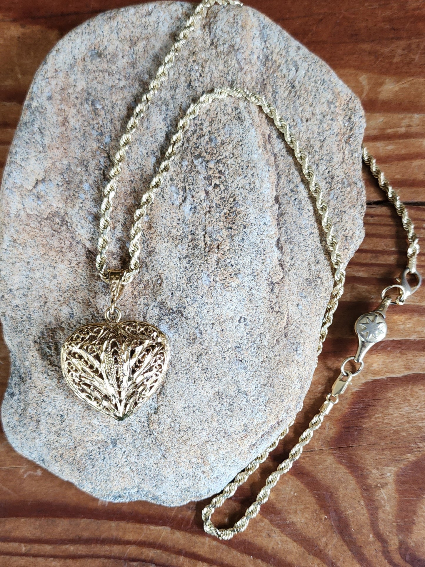 Vintage Heart Gold Pendant Necklace
