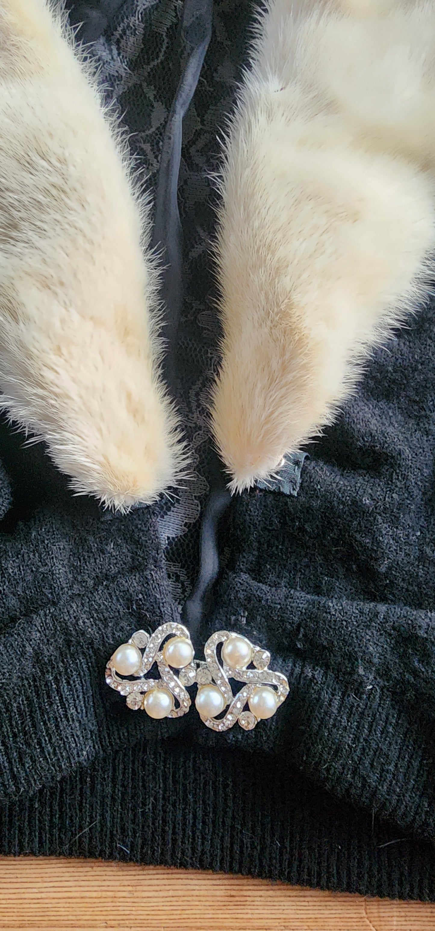 1950s Black Cardigan White Mink Fur Collar