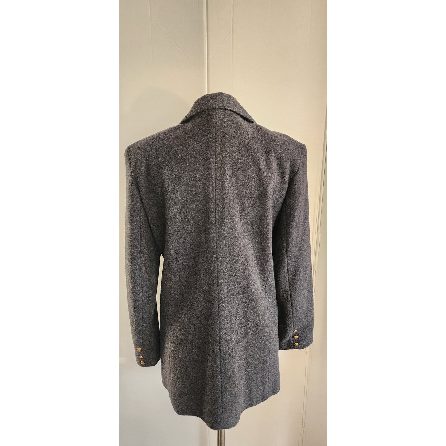 Vintage 80s Gray Blazer w/Heraldic Crest by Hugo Buscati / M