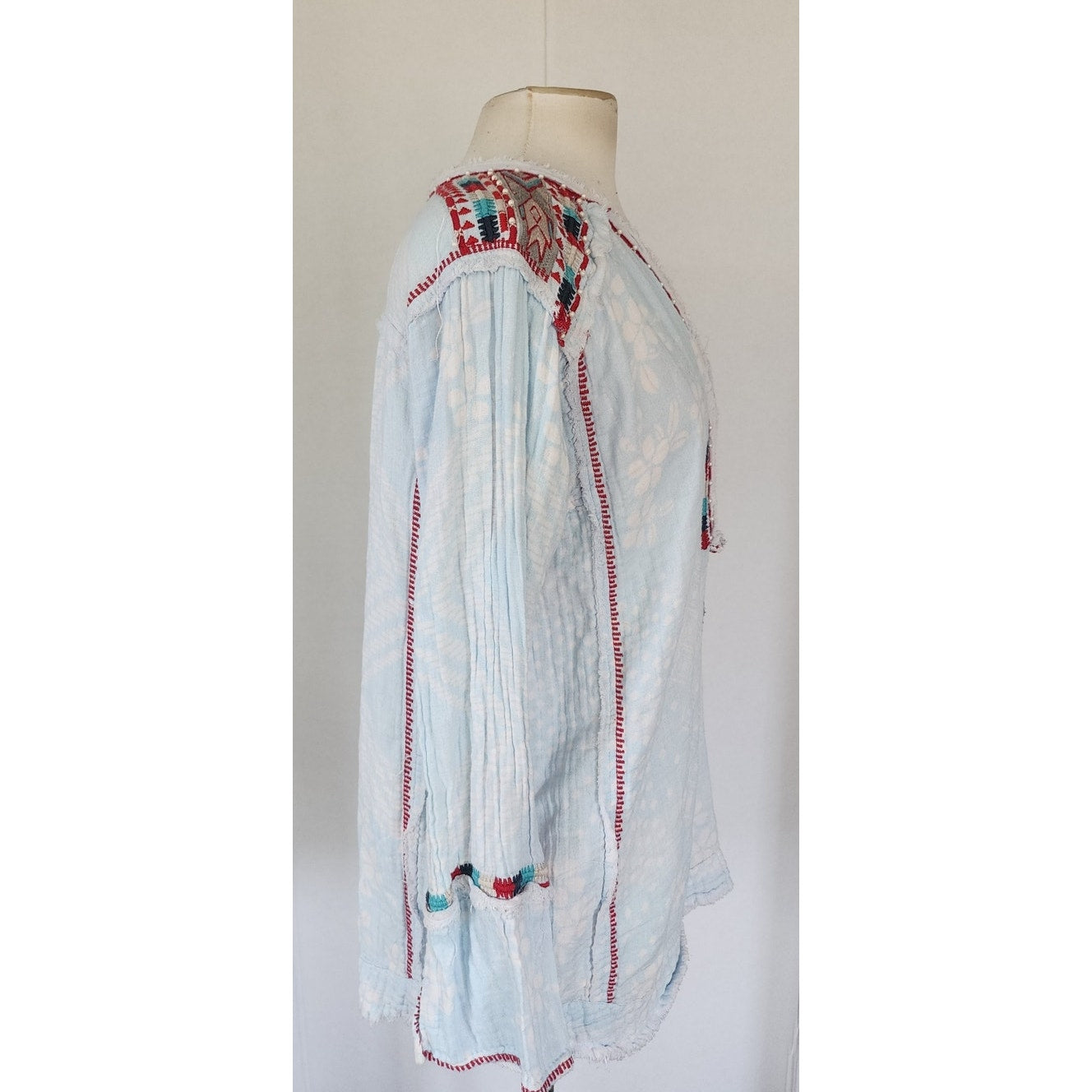 JOHNNY WAS Tunic Top Shirt Light Blue w/Embroidery Long Sleeve