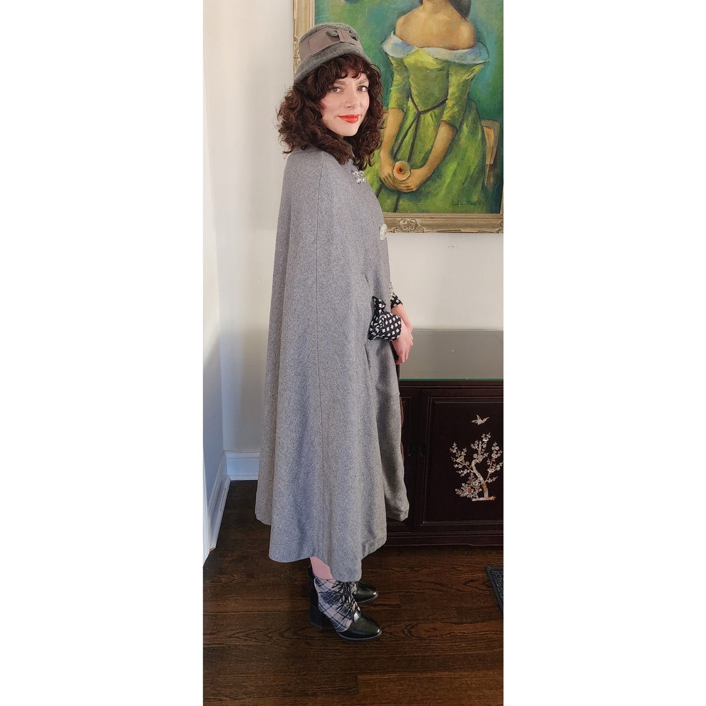 Vintage 60s Cape Coat Gray Wool Cloak w/Fuzzy Liner Mod Style / Med