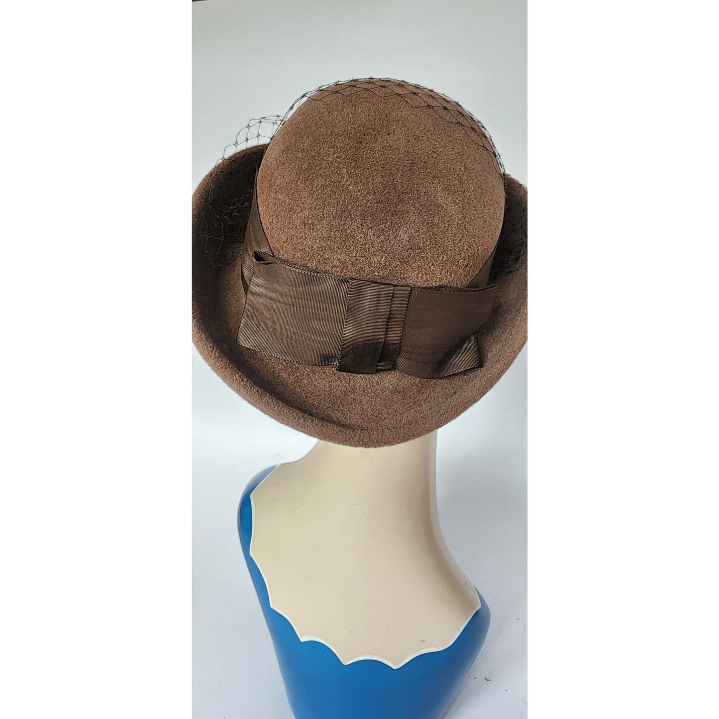 Vintage 1980s Ladies Bowler Hat Brown Wool w/Veil & Bow Betmar