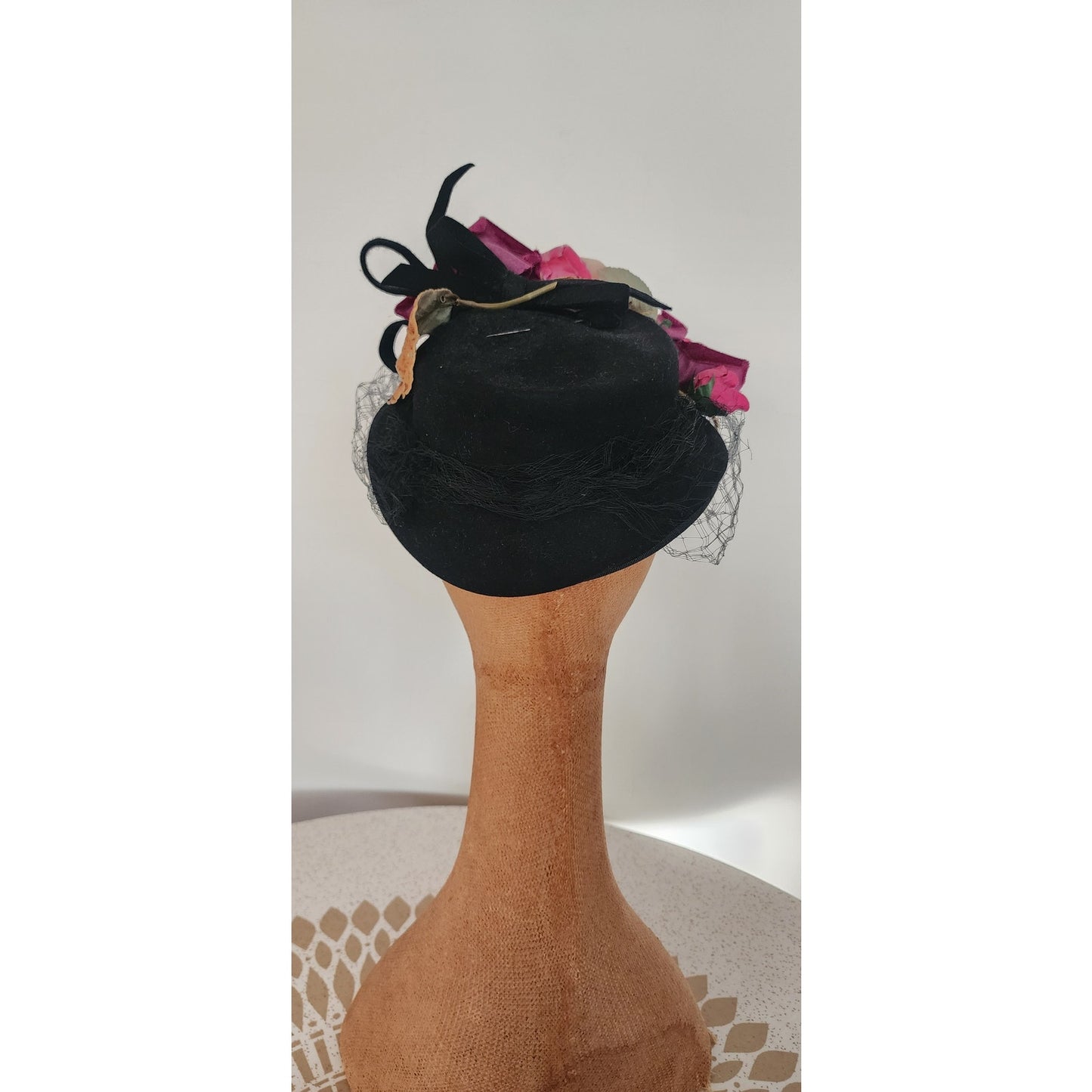 Vintage 1940s Flower Hat Black Wool Silk Floral Marshall Fields New York Creations