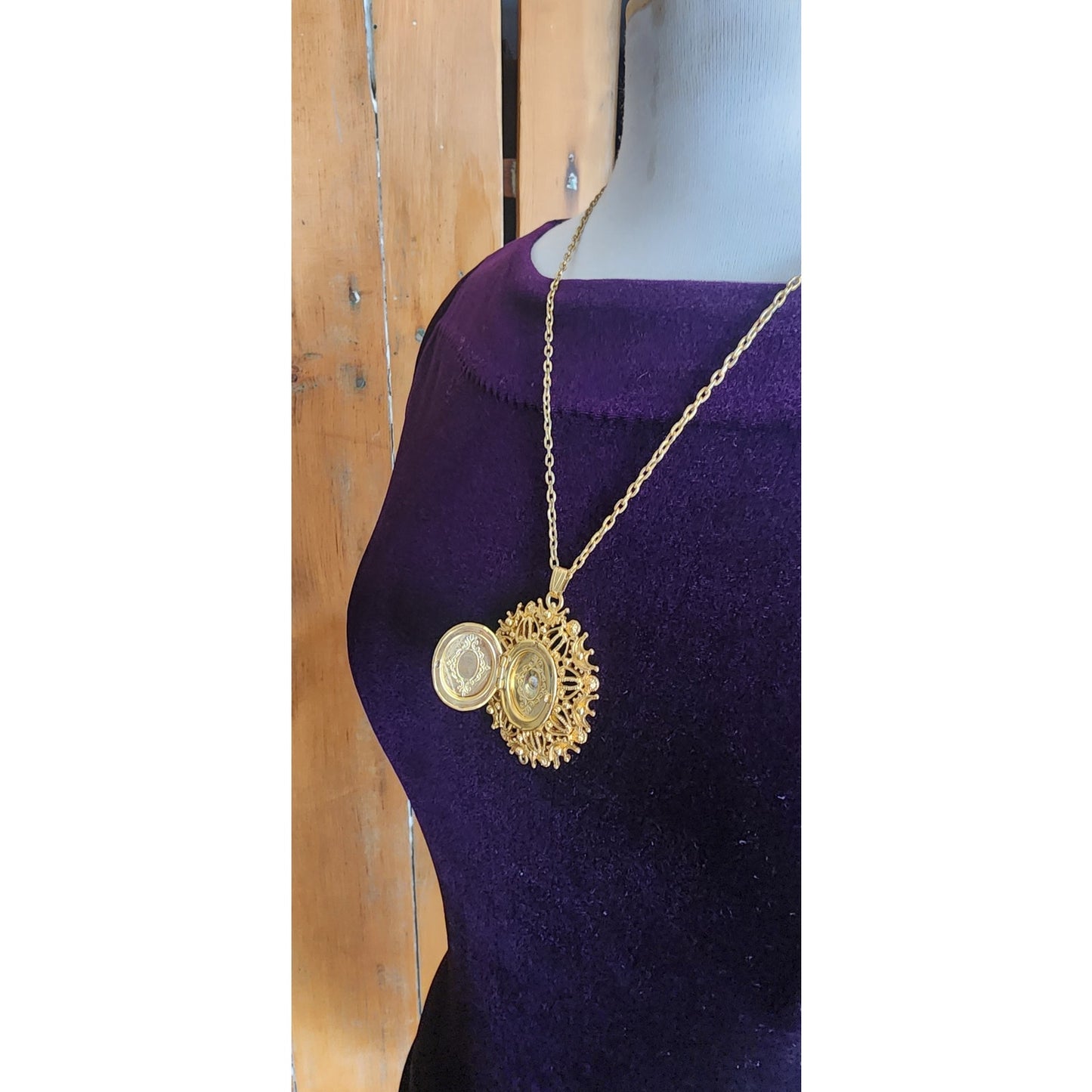 Vintage 1960s Florenza Necklace Locket Pendant Gold Baroque Style