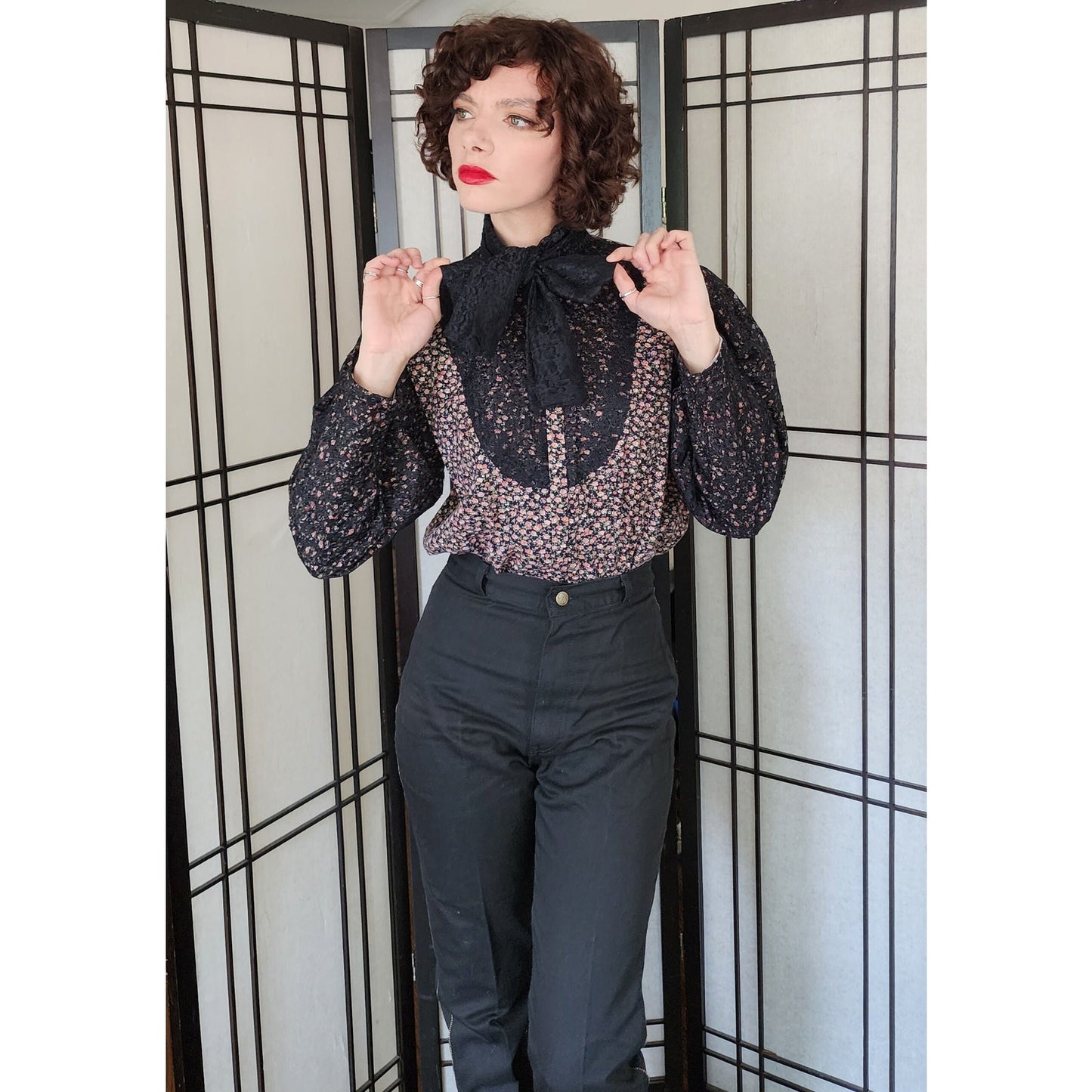 Vintage 80s Blouse Floral Print Black Lace Pussycat Bow