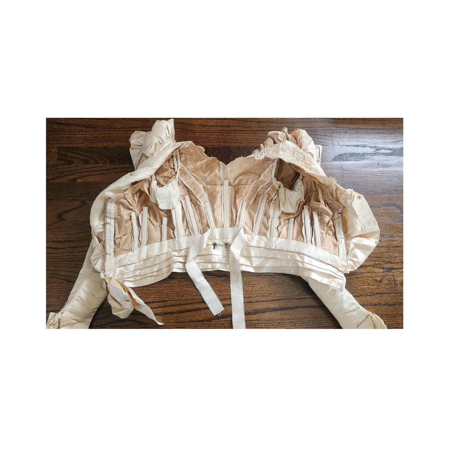 Victorian Ball Gown Bodice Top Jacket Puff Ruffled Sleeves Cream Silk Lace Embroidery 1880s 1890s