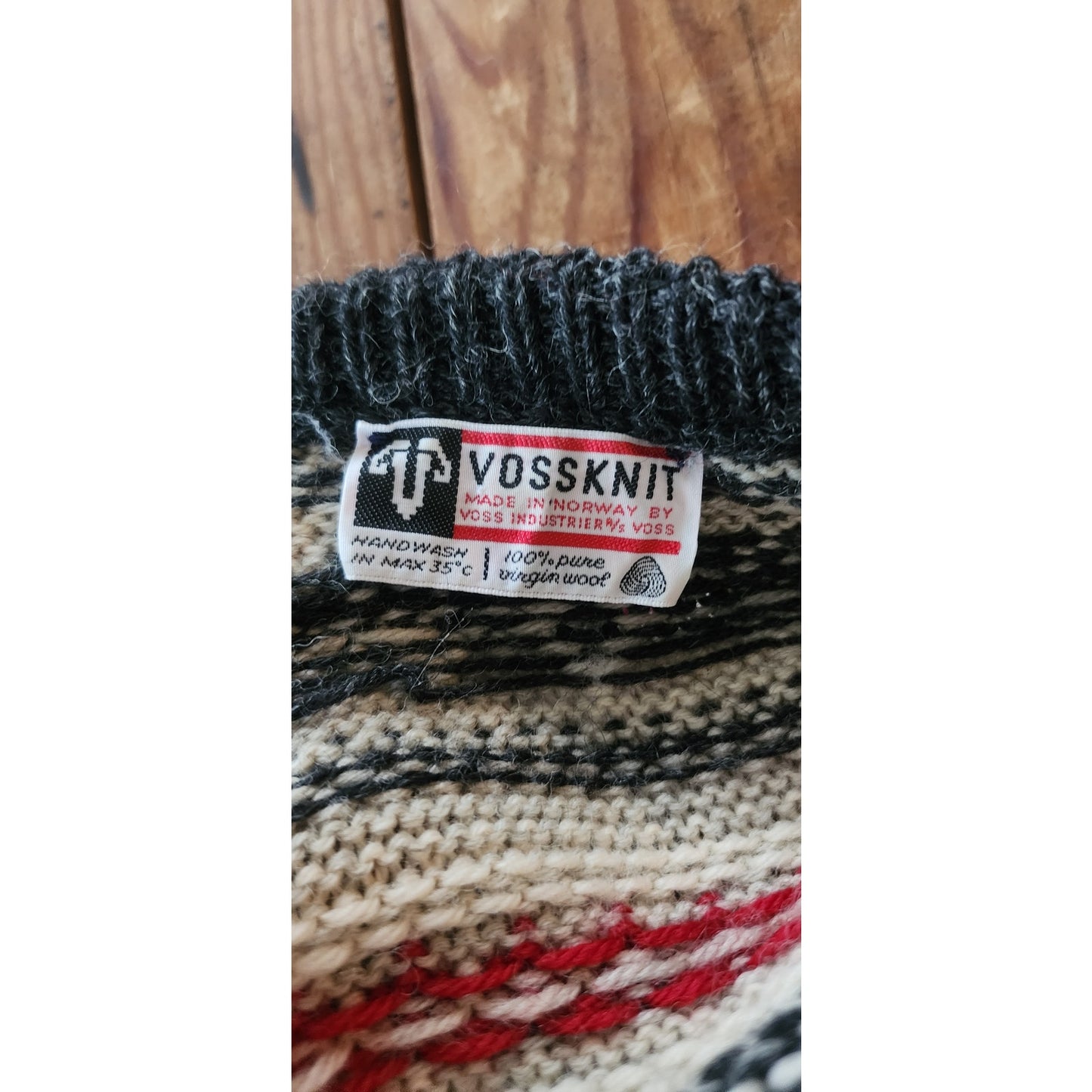 Vintage Nordic Cardign Ski Sweater Voss Knit Snowflake Pattern Norway