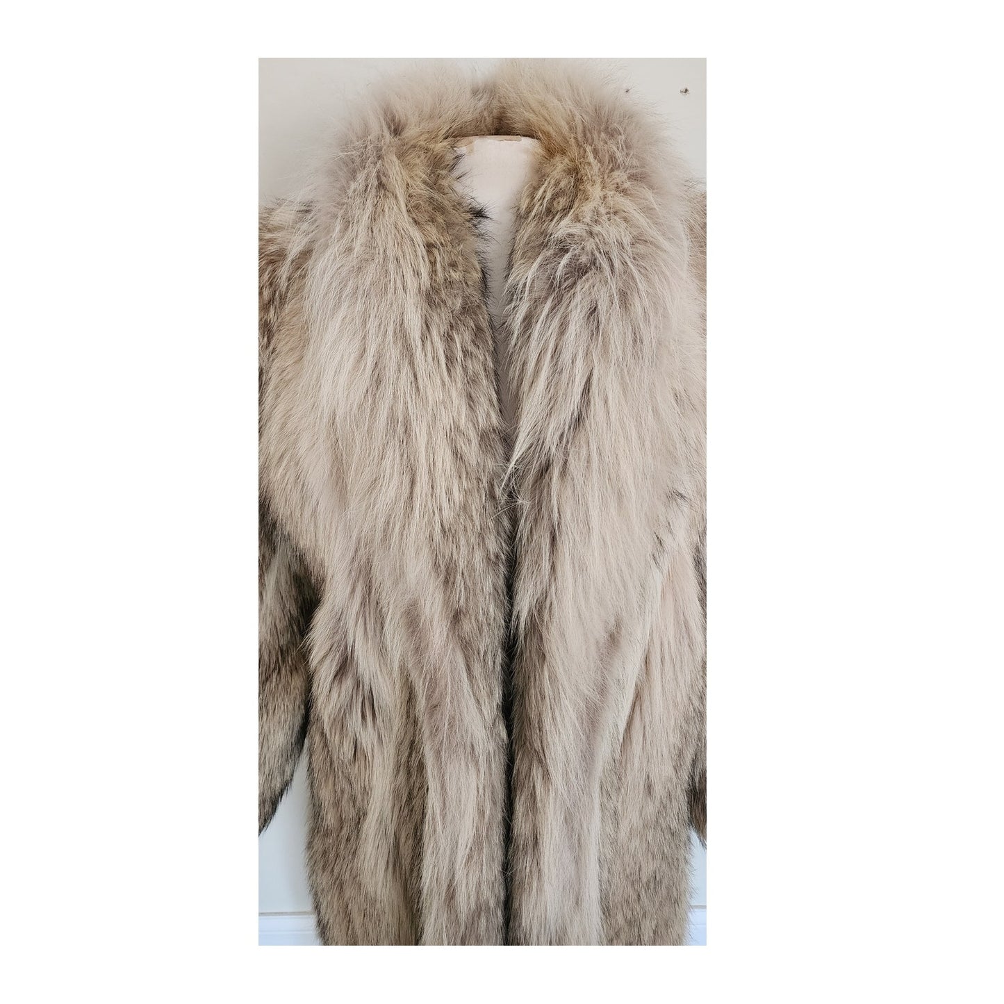 Vintage 1980s Silver Fur White Gray Fox Coyote Coat Rosenthal Chicago