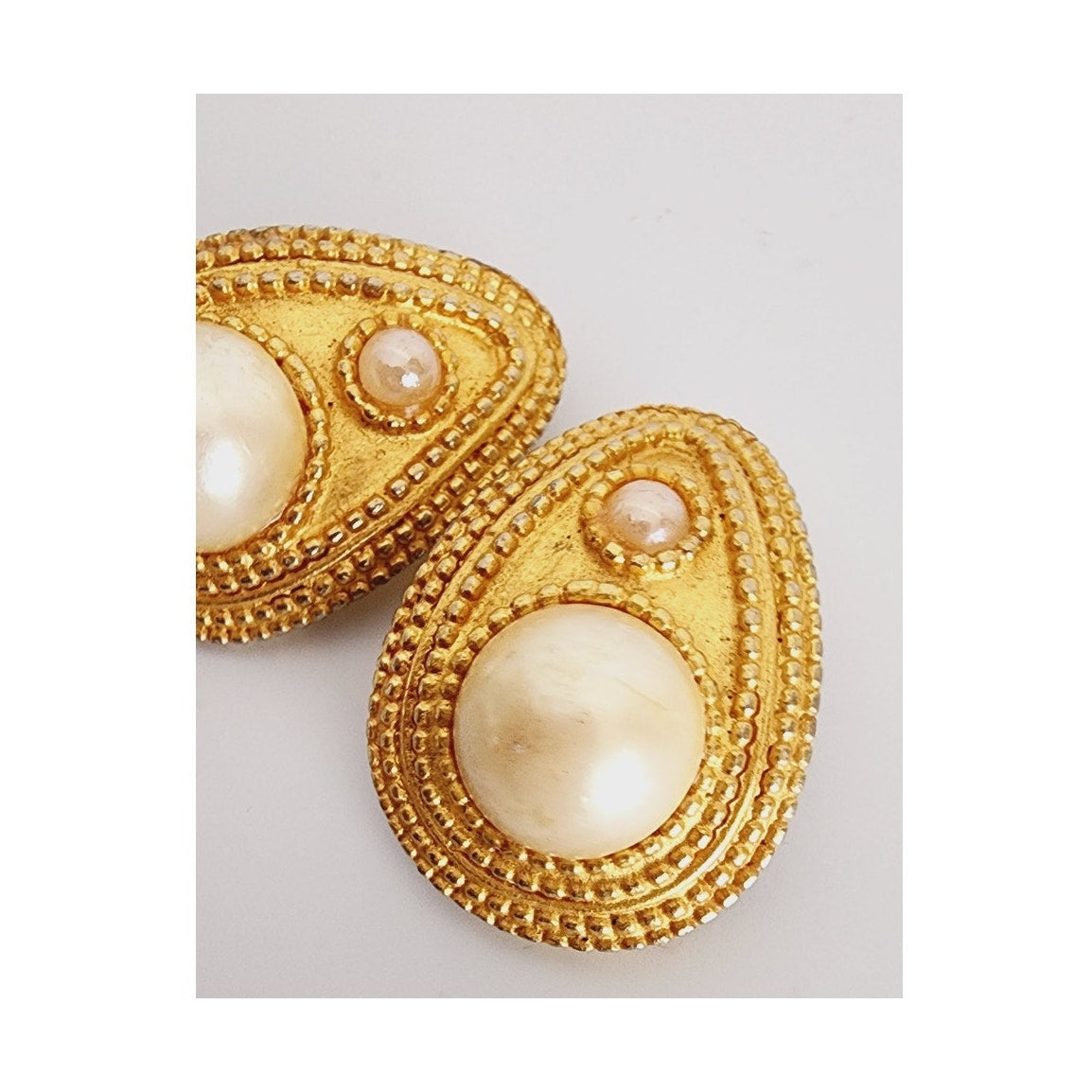 Vintage 80s Oscar de la Renta Earrings Clips Gold & Pearl