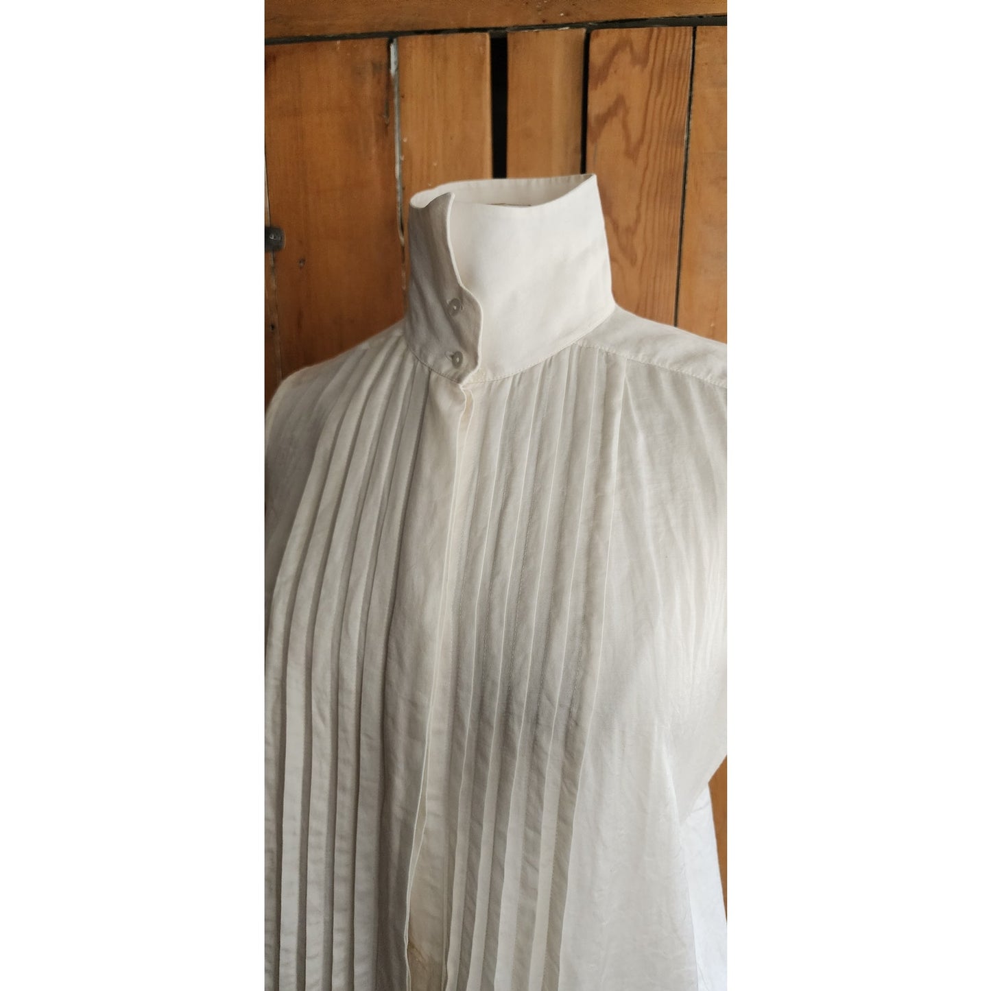 Chanel 2006 White Pleated Blouse Sleeveless Cotton Silk / M