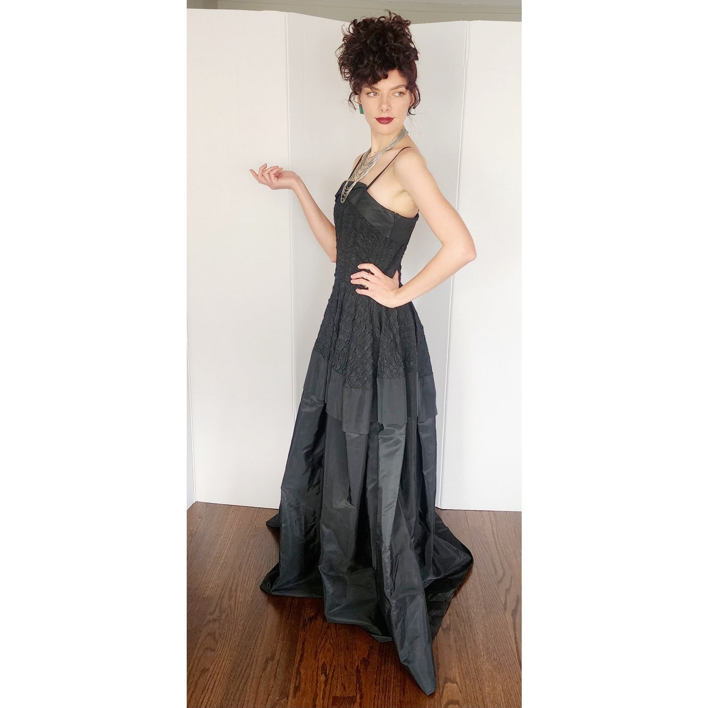 Vintage 1940s Black Evening Dress Crinkled Taffeta Sleeveless / M