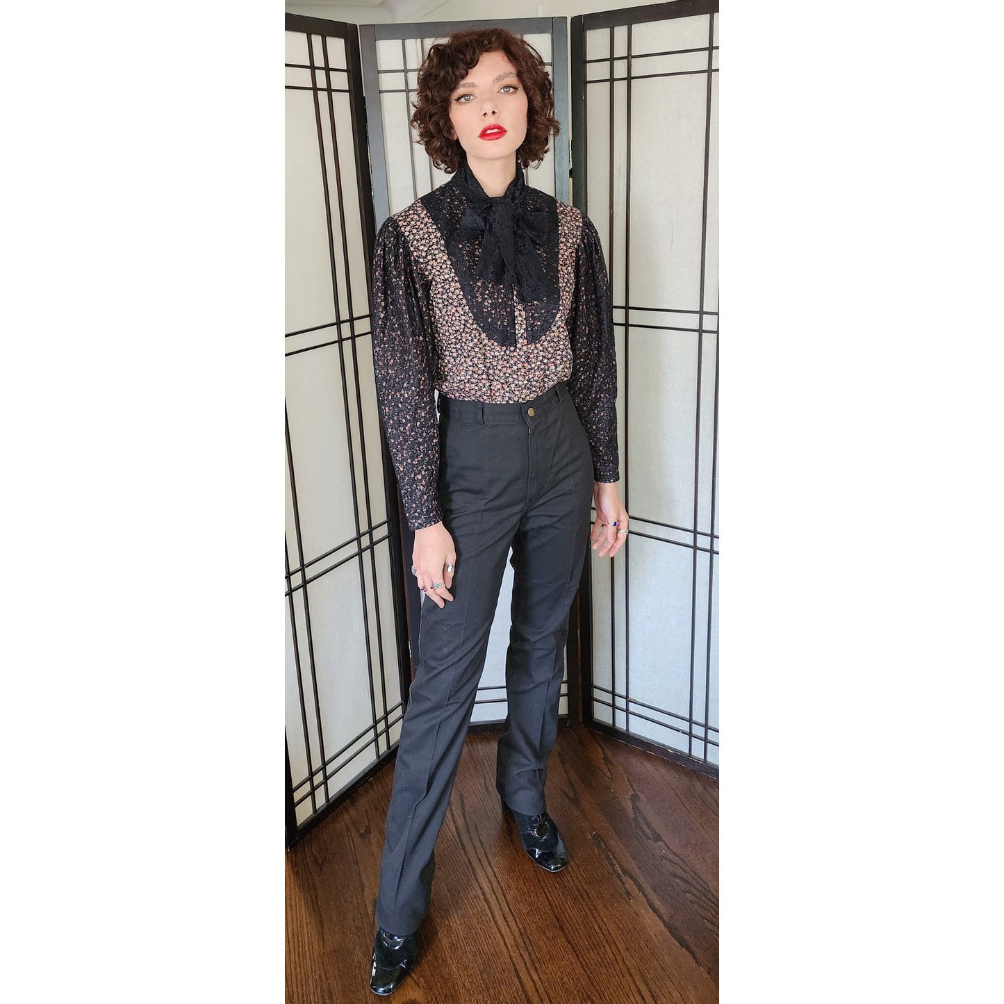 Vintage 80s Blouse Floral Print Black Lace Pussycat Bow