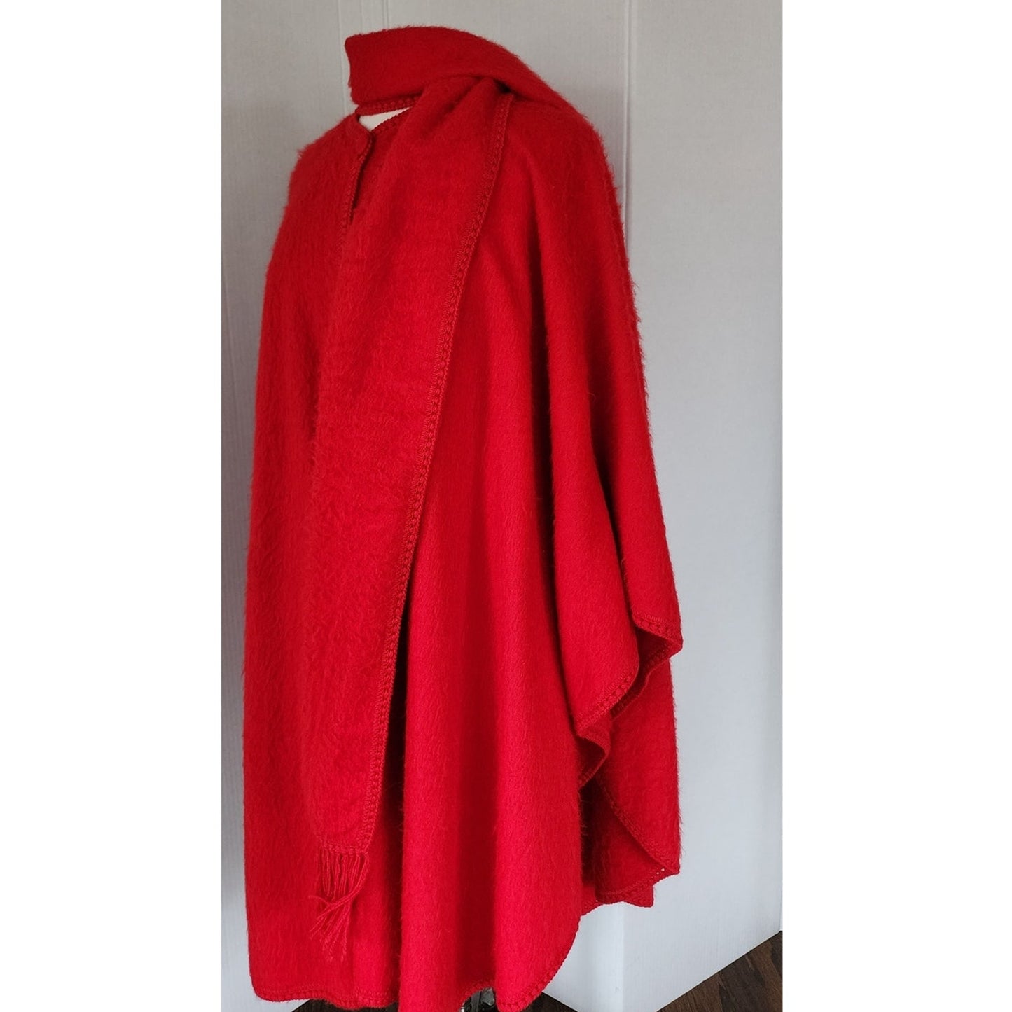 Vintage Red Cape Alpaca Wool Blend w/Attached Scarf Peru Capchatex