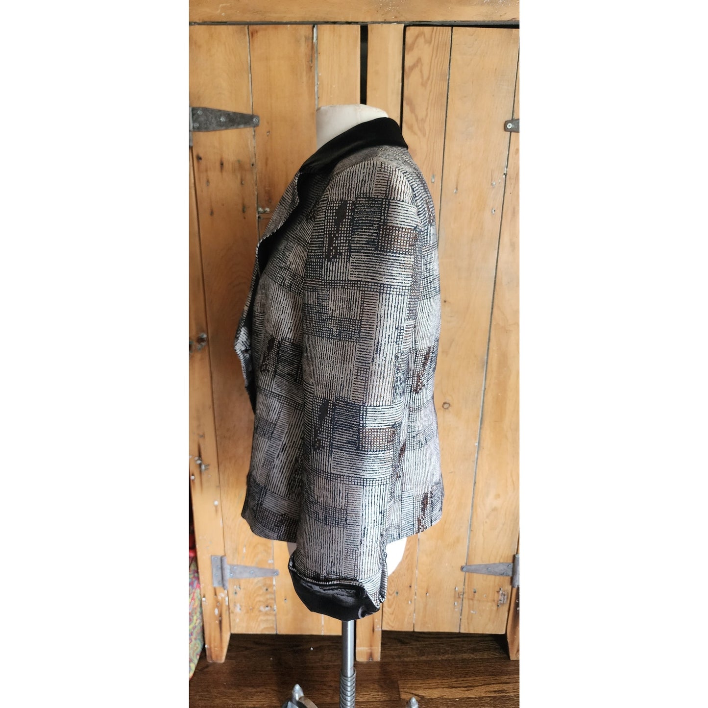 Armani Collezioni 2017 Blazer Silver Black Jacket Jacquard Print Asymmetrical Buttons size 16