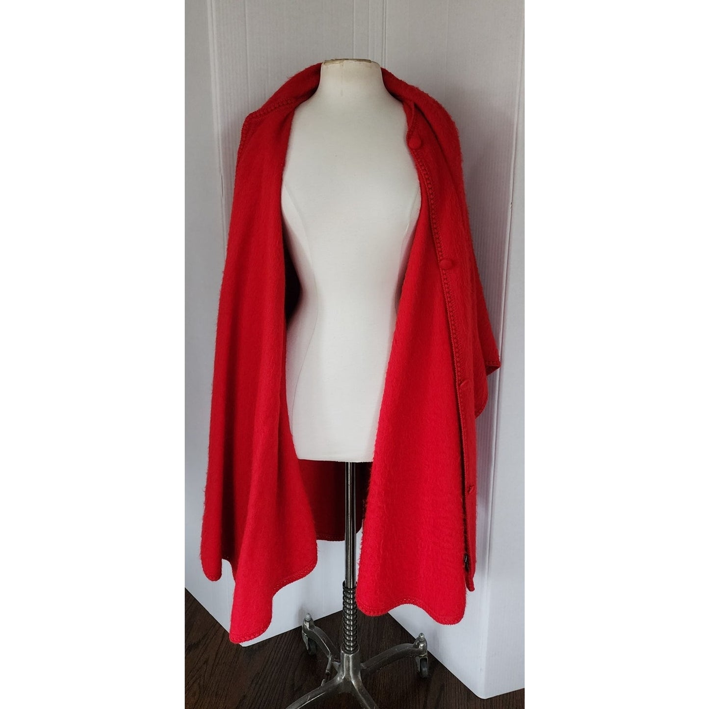 Vintage Red Cape Alpaca Wool Blend w/Attached Scarf Peru Capchatex