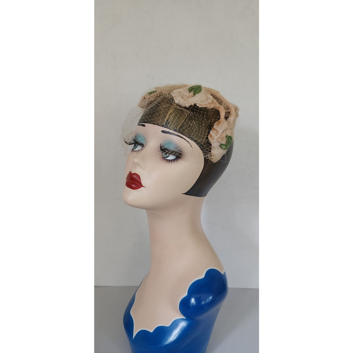 Vintage 50s Fascinator Hat Beige Peach Floral Crown Bridal Headband Wedding