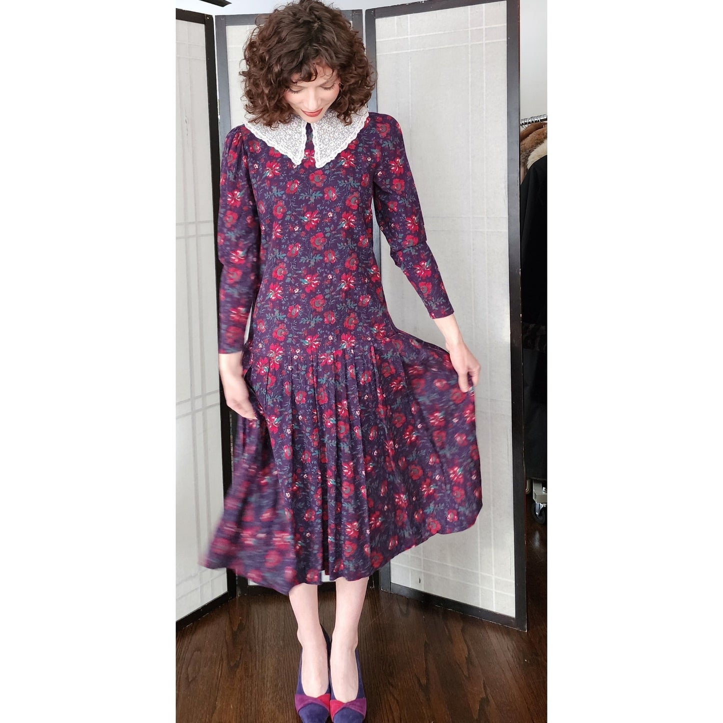 Vintage 80s Laura Ashley Dress Dark Floral Print Lace Collar Long Sleeve