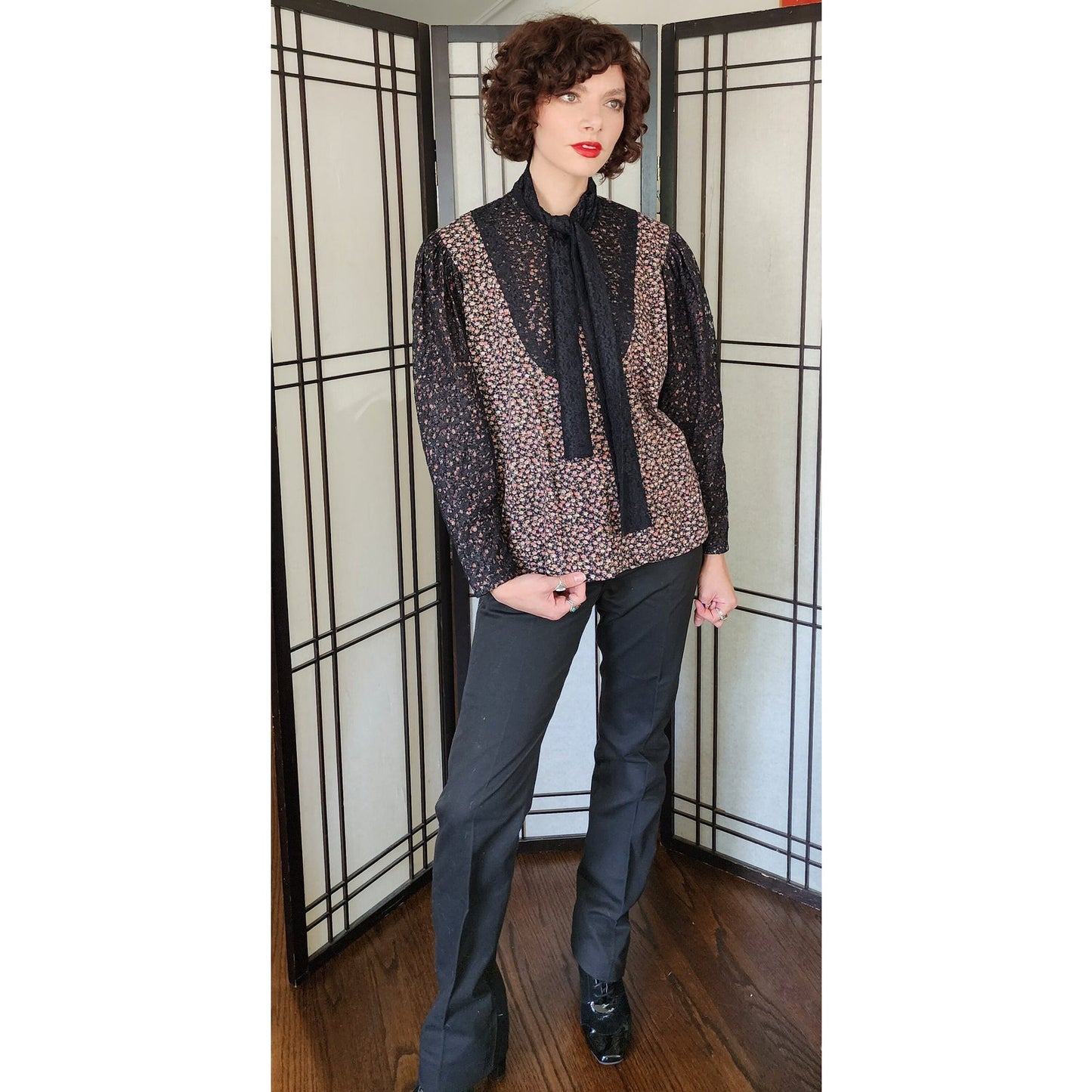 Vintage 80s Blouse Floral Print Black Lace Pussycat Bow