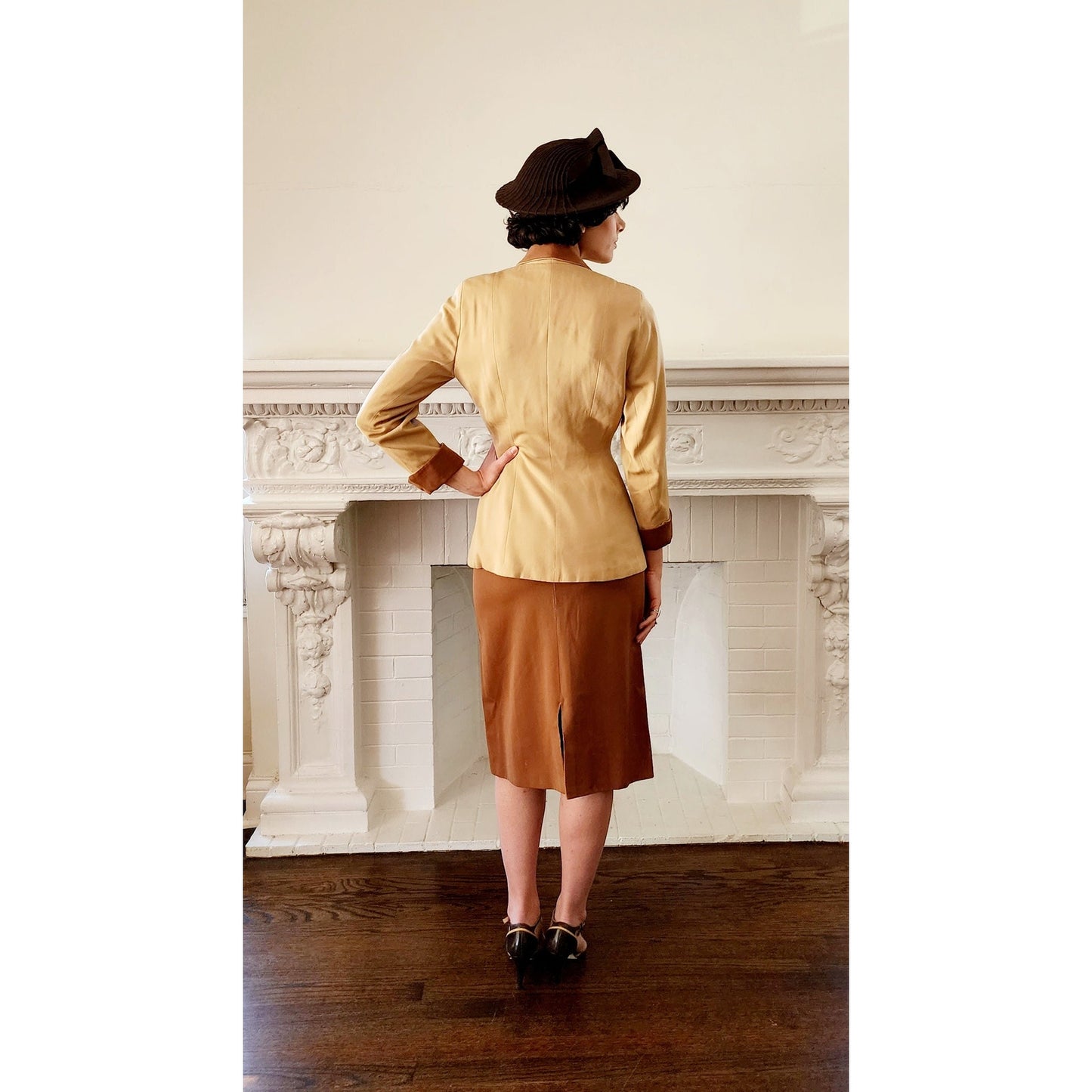 Vintage 40s Skirt Suit Beige Tan Gabardine Wool Large Collar