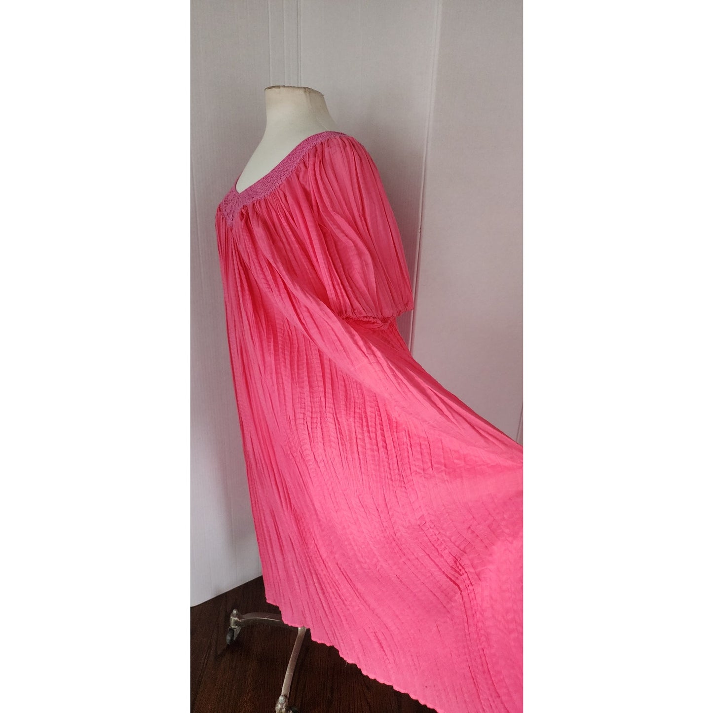 Vintage 70s Pink Caftan Dress Gauzy Crinkled Pleating & Crochet / Chandni