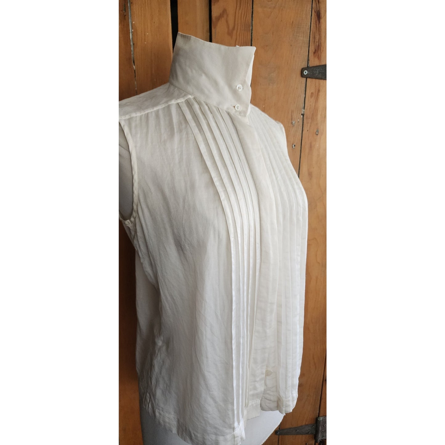 Chanel 2006 White Pleated Blouse Sleeveless Cotton Silk / M