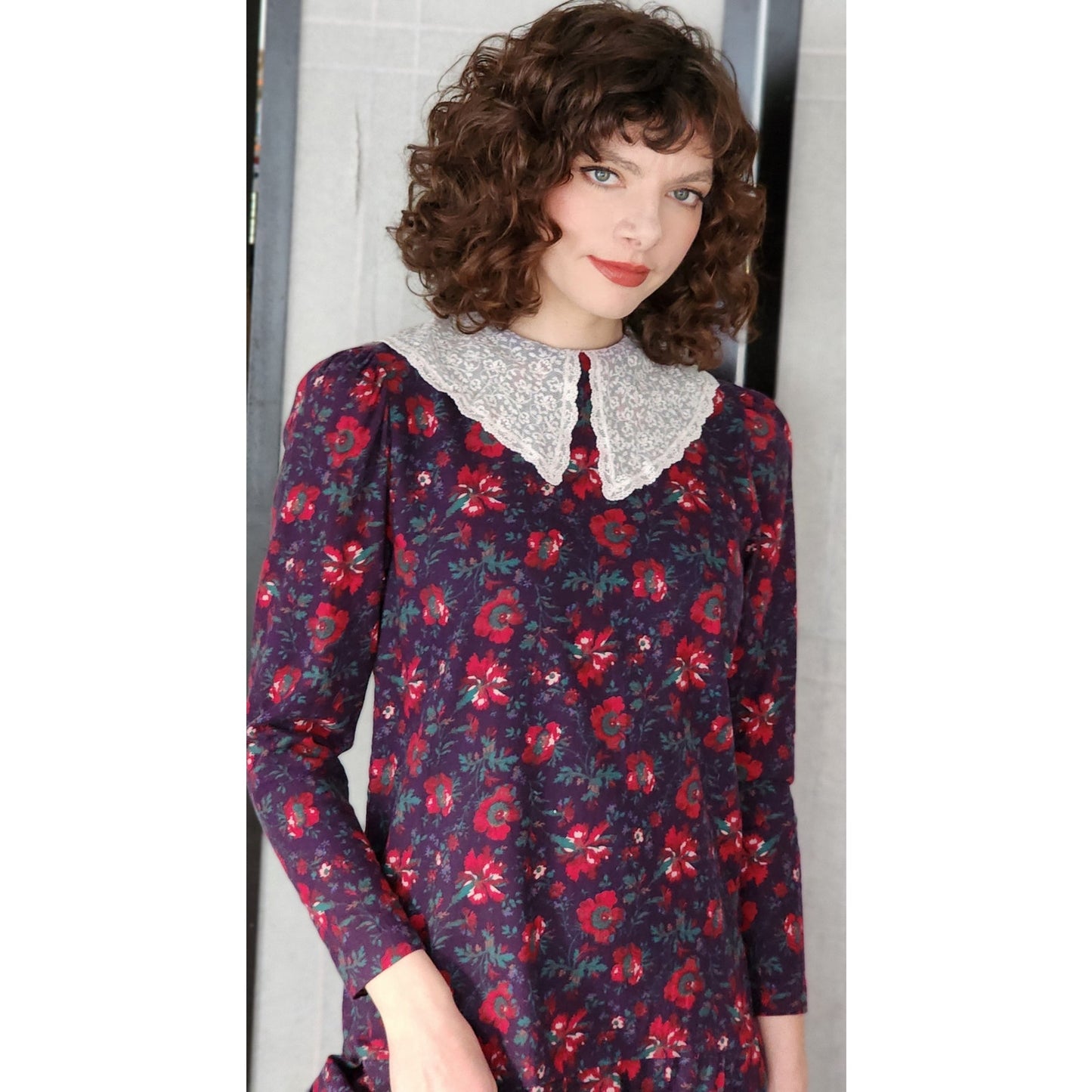 Vintage 80s Laura Ashley Dress Dark Floral Print Lace Collar Long Sleeve