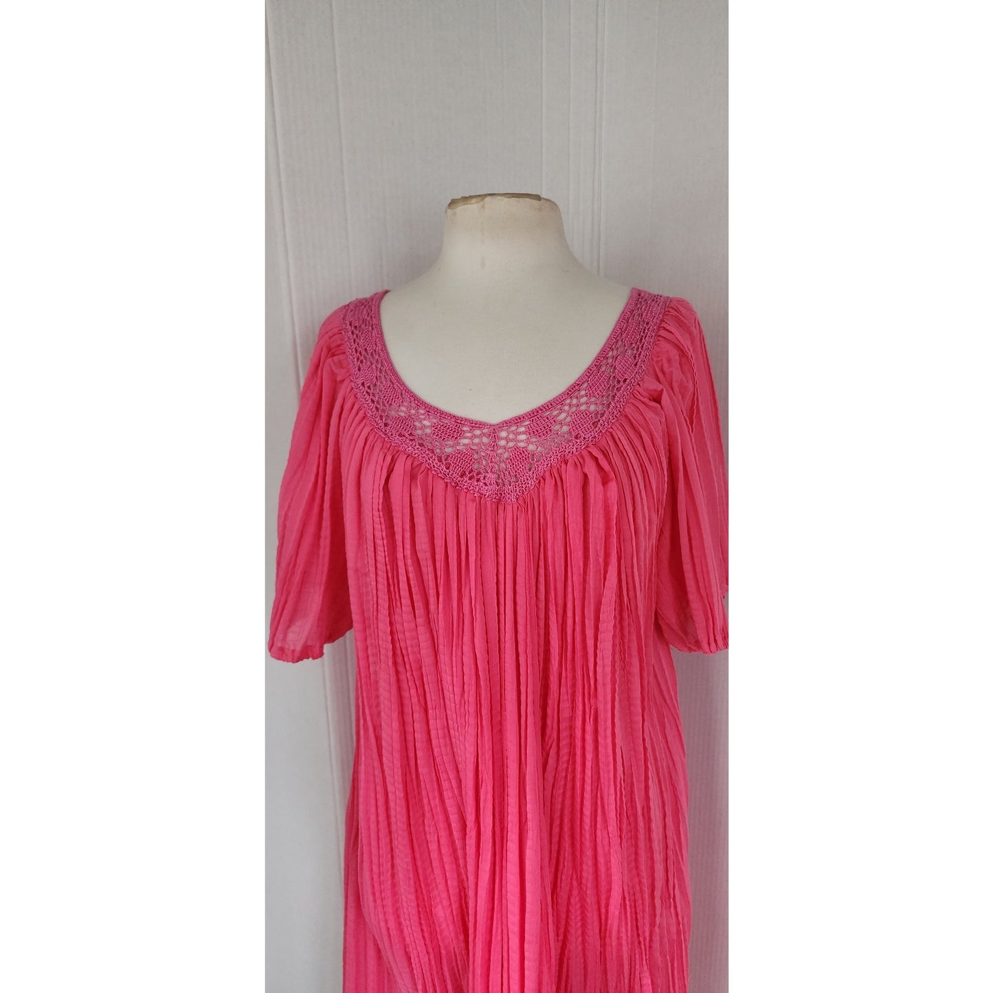 Vintage 1970s Pink Summer Dress Caftan Tent Moomoo Crinkled Pleating & Crochet