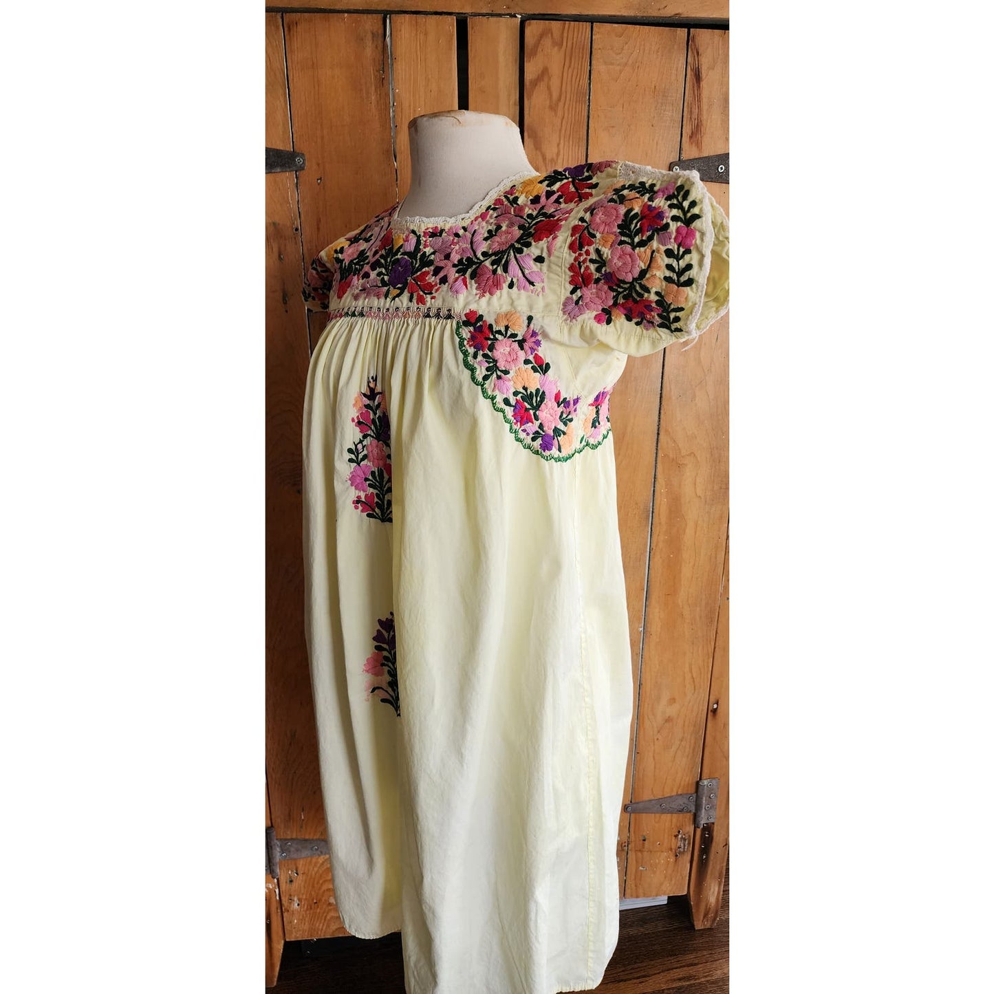 Vintage 60s Mexican Dress Floral Embroidery Pale Yellow