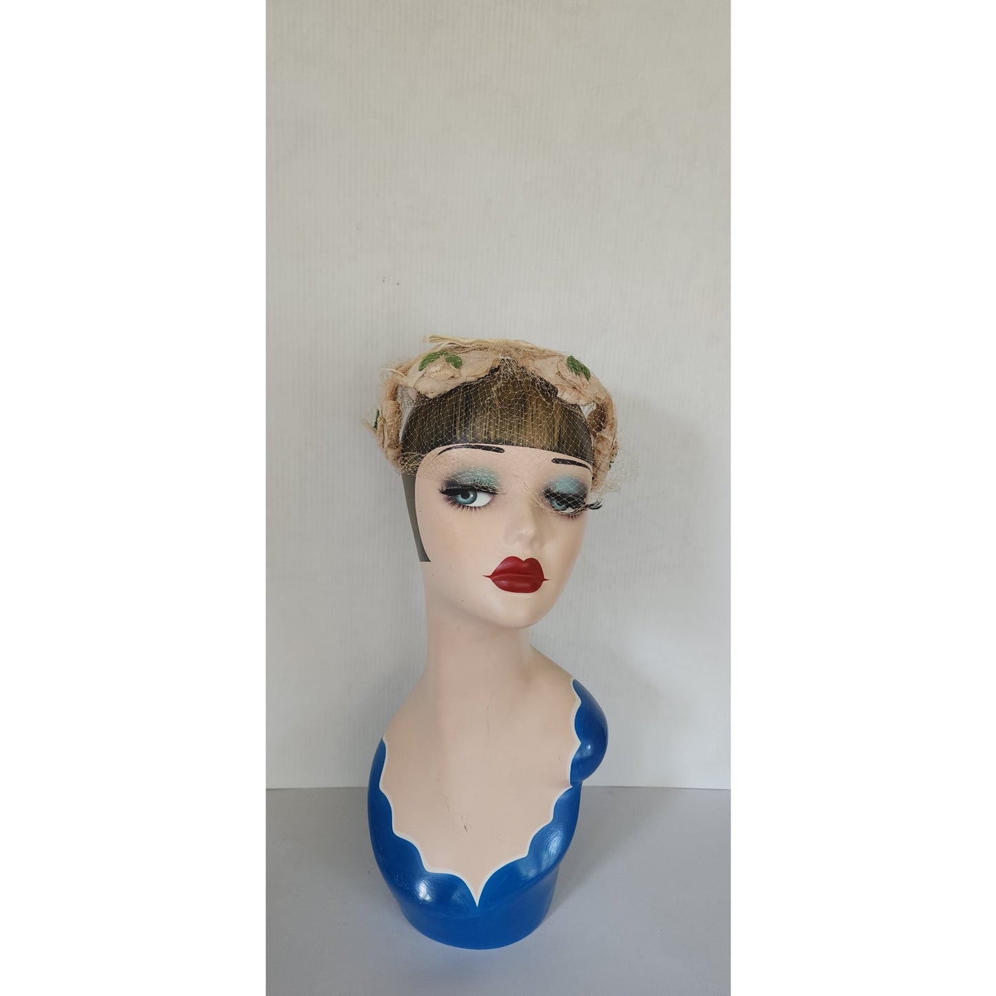 Vintage 50s Fascinator Hat Beige Peach Floral Crown Bridal Headband Wedding