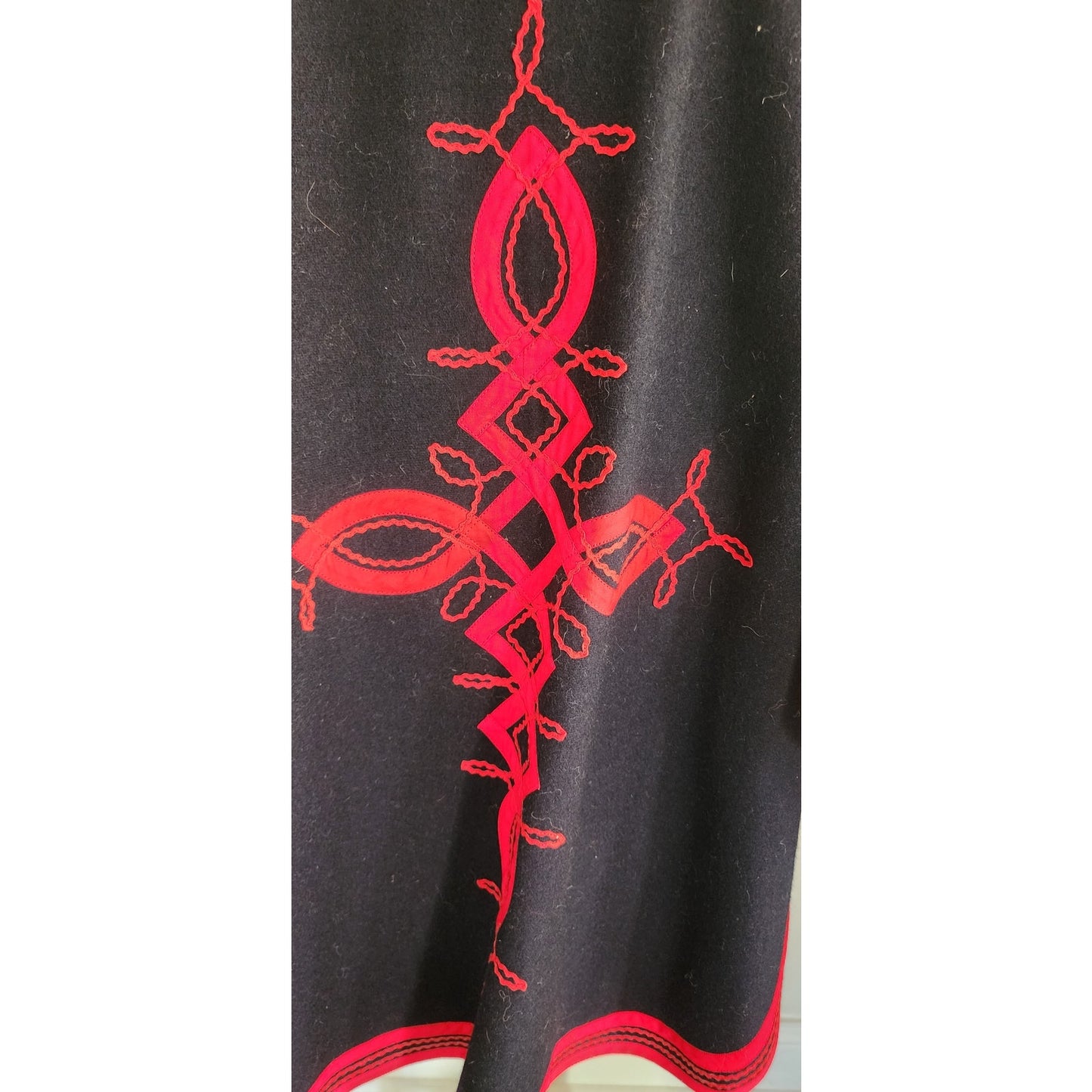 Vintage 70s Poncho Embroidered Wool Guatemala Pinata Capelet