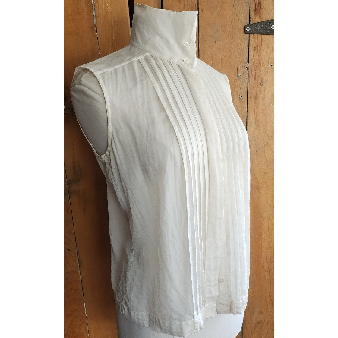 Chanel 2006 White Pleated Blouse Sleeveless Cotton Silk / M