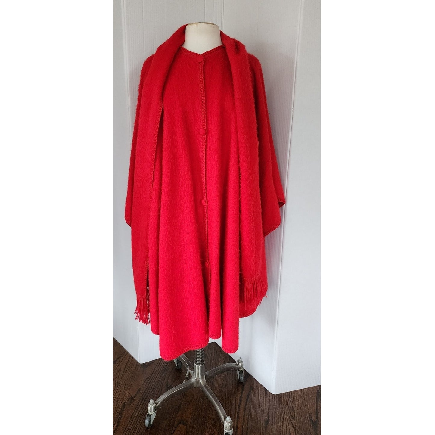 Vintage Red Cape Alpaca Wool Blend w/Attached Scarf Peru Capchatex