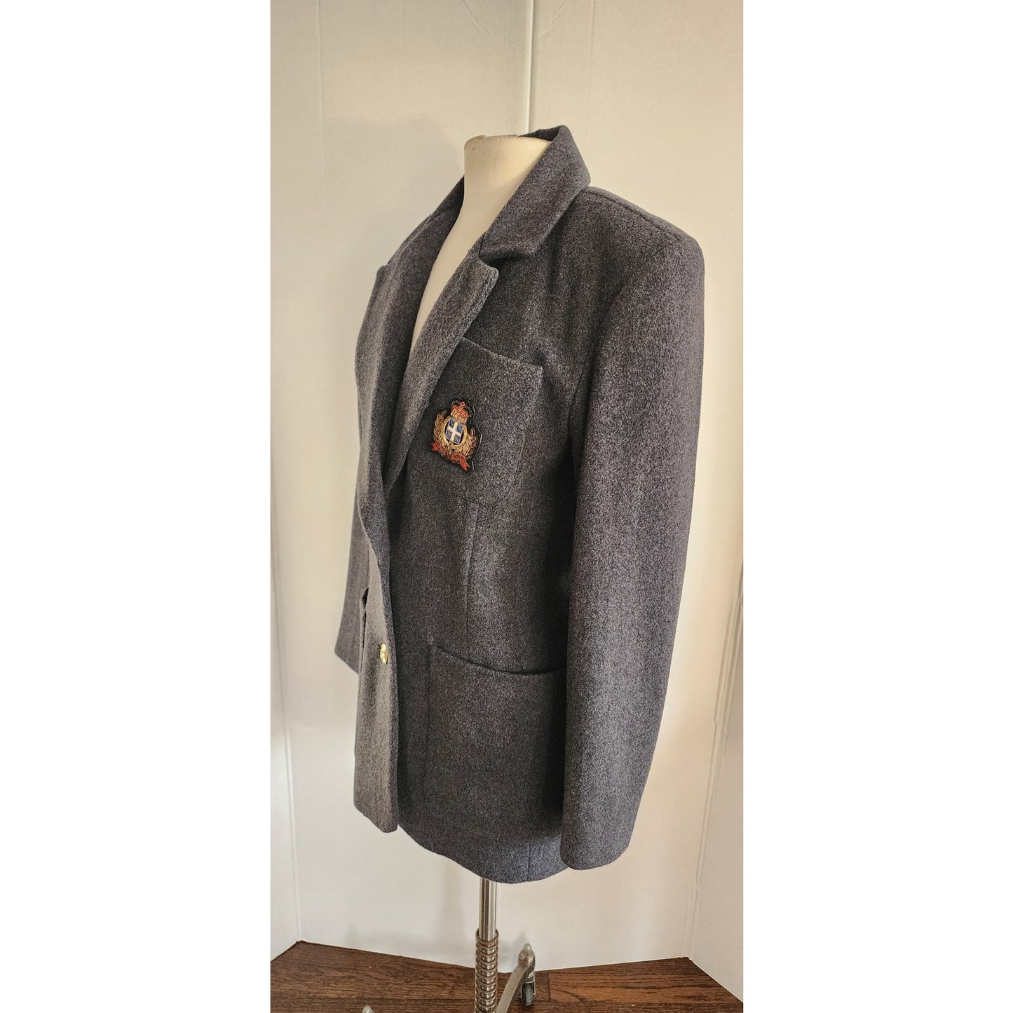 Vintage 80s Gray Blazer w/Heraldic Crest by Hugo Buscati / M