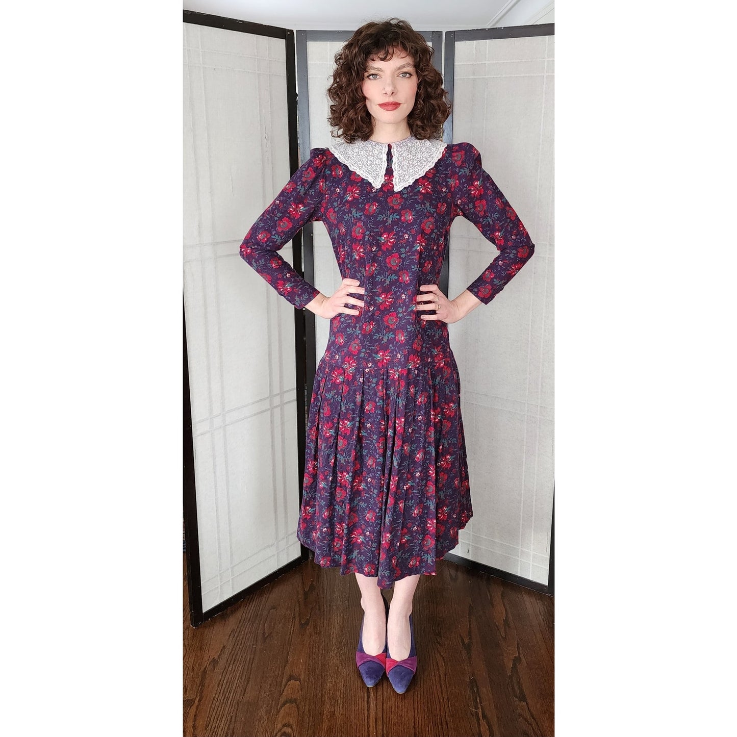 Vintage 80s Laura Ashley Dress Dark Floral Print Lace Collar Long Sleeve