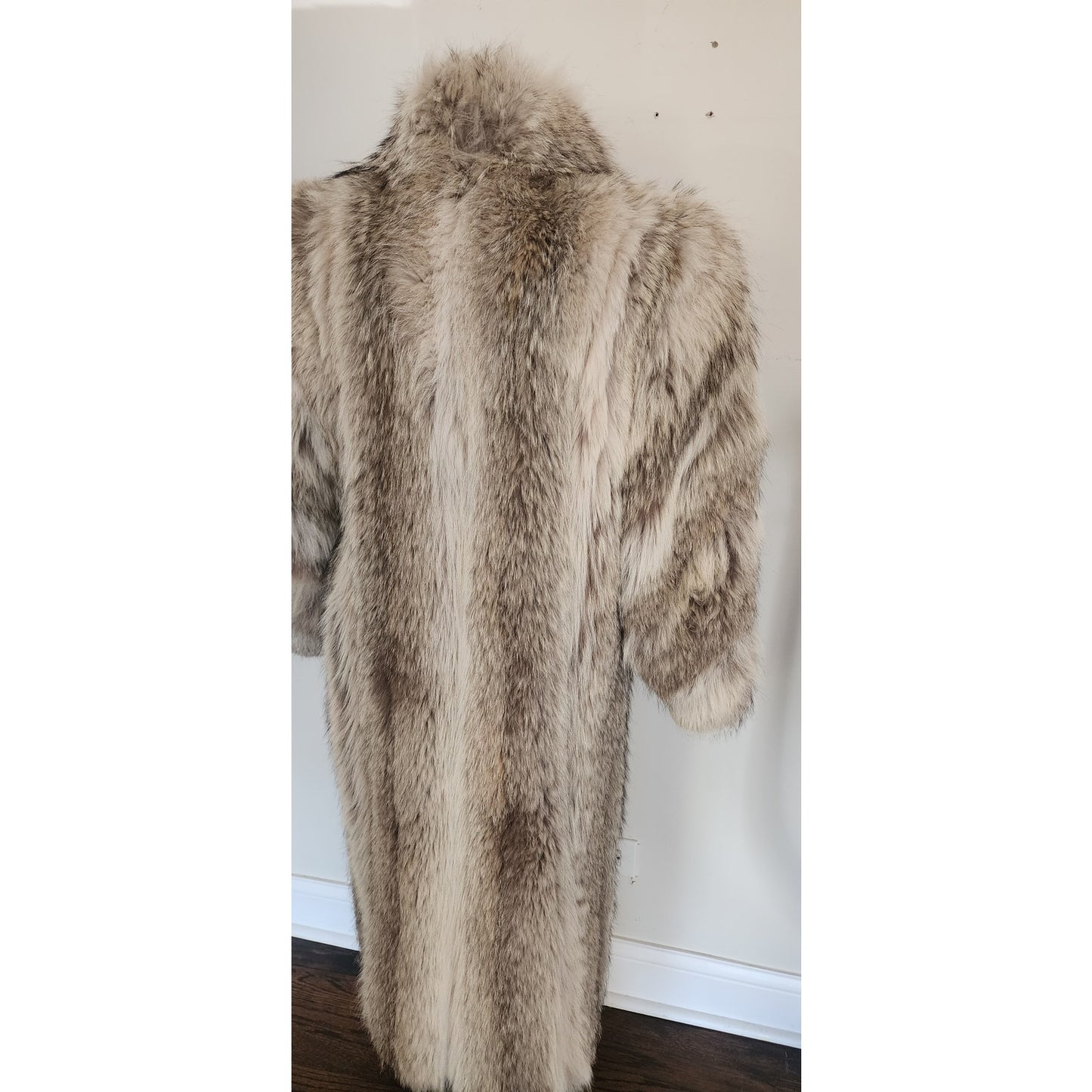 Vintage 1980s Silver Fur White Gray Fox Coyote Coat Rosenthal Chicago