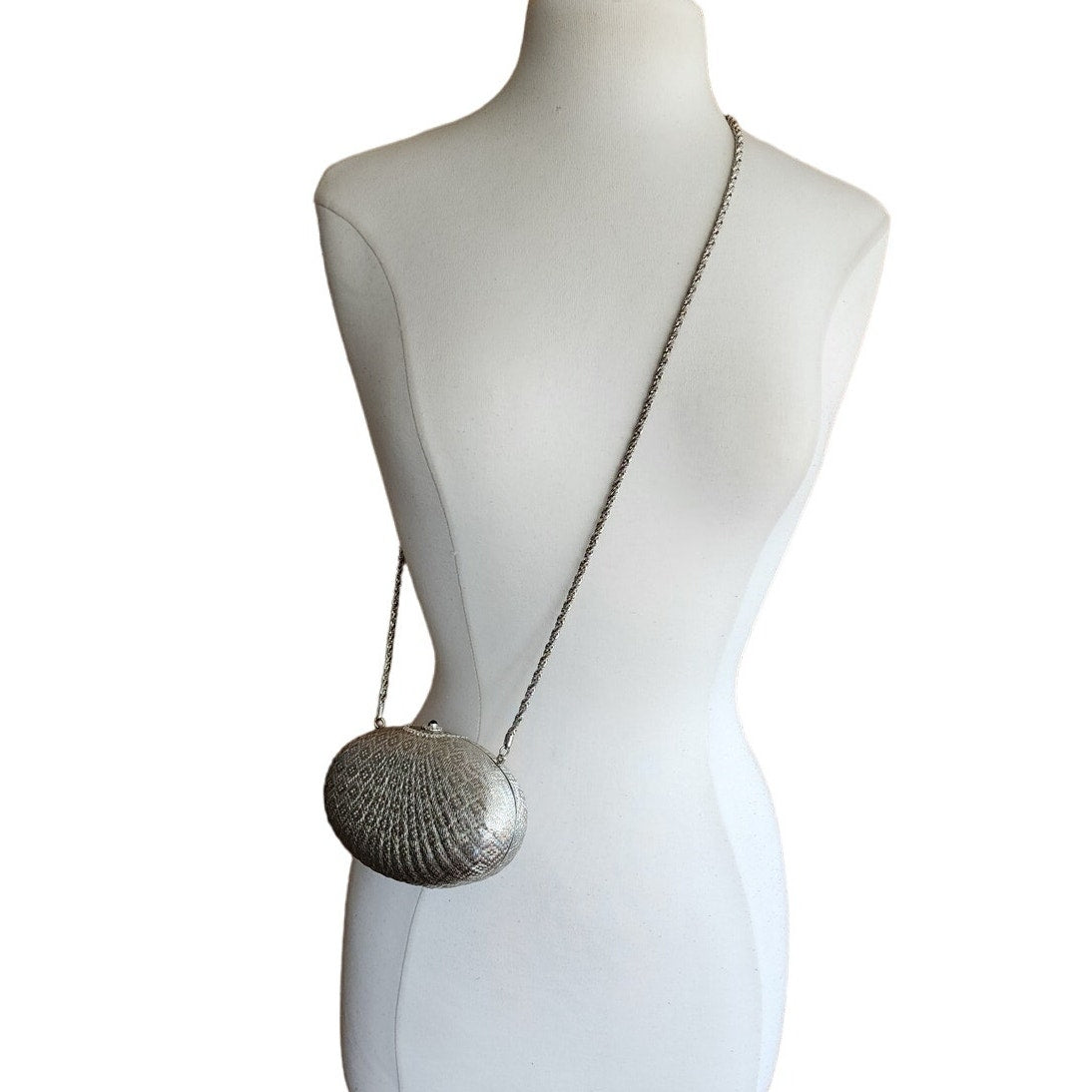 Vintage Neiman Marcus Bag Minaudiere Silver Clamshell Vanity Purse