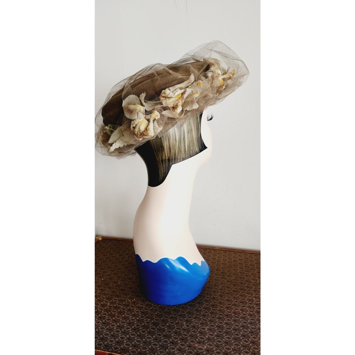 60s Platter Hat w/Beige Green Flowers & Netting