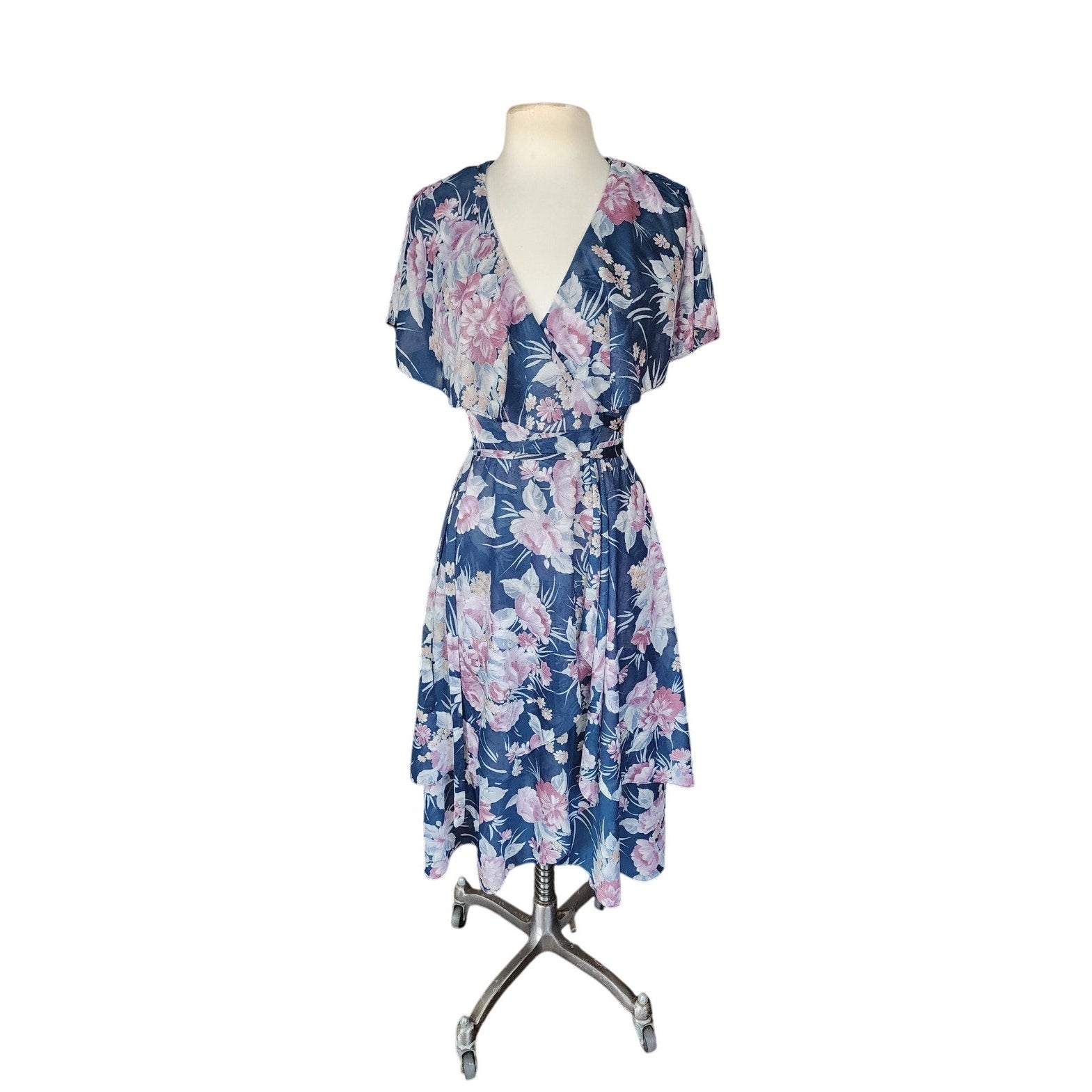Vintage 70s Wrap Dress Blue Floral Print – RareJule Vintage Vintage 70s Wrap Dress Blue Floral Print – RareJule Vintage