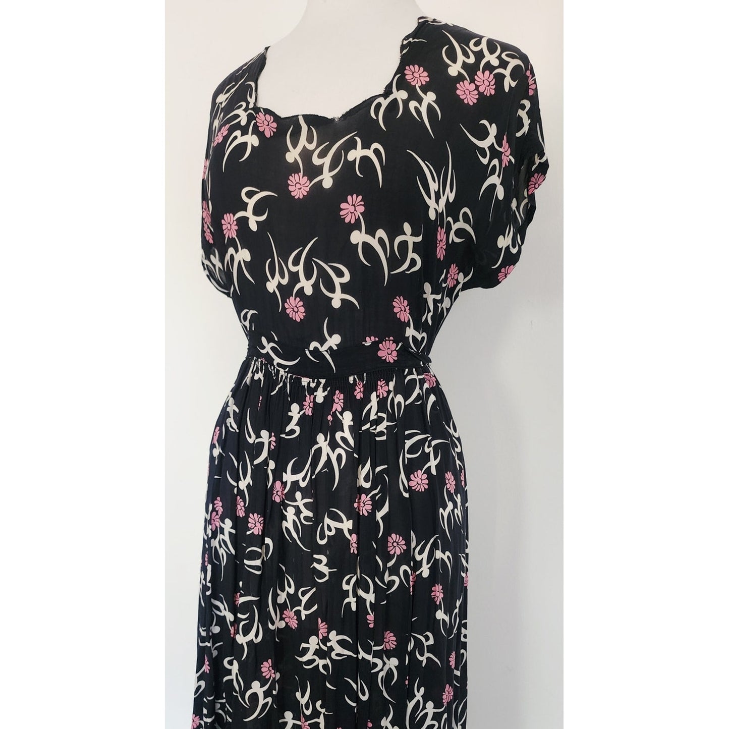 Vintage 30s Rayon Print Maternity Dress Adjustable Tie Sash Dark Floral Print